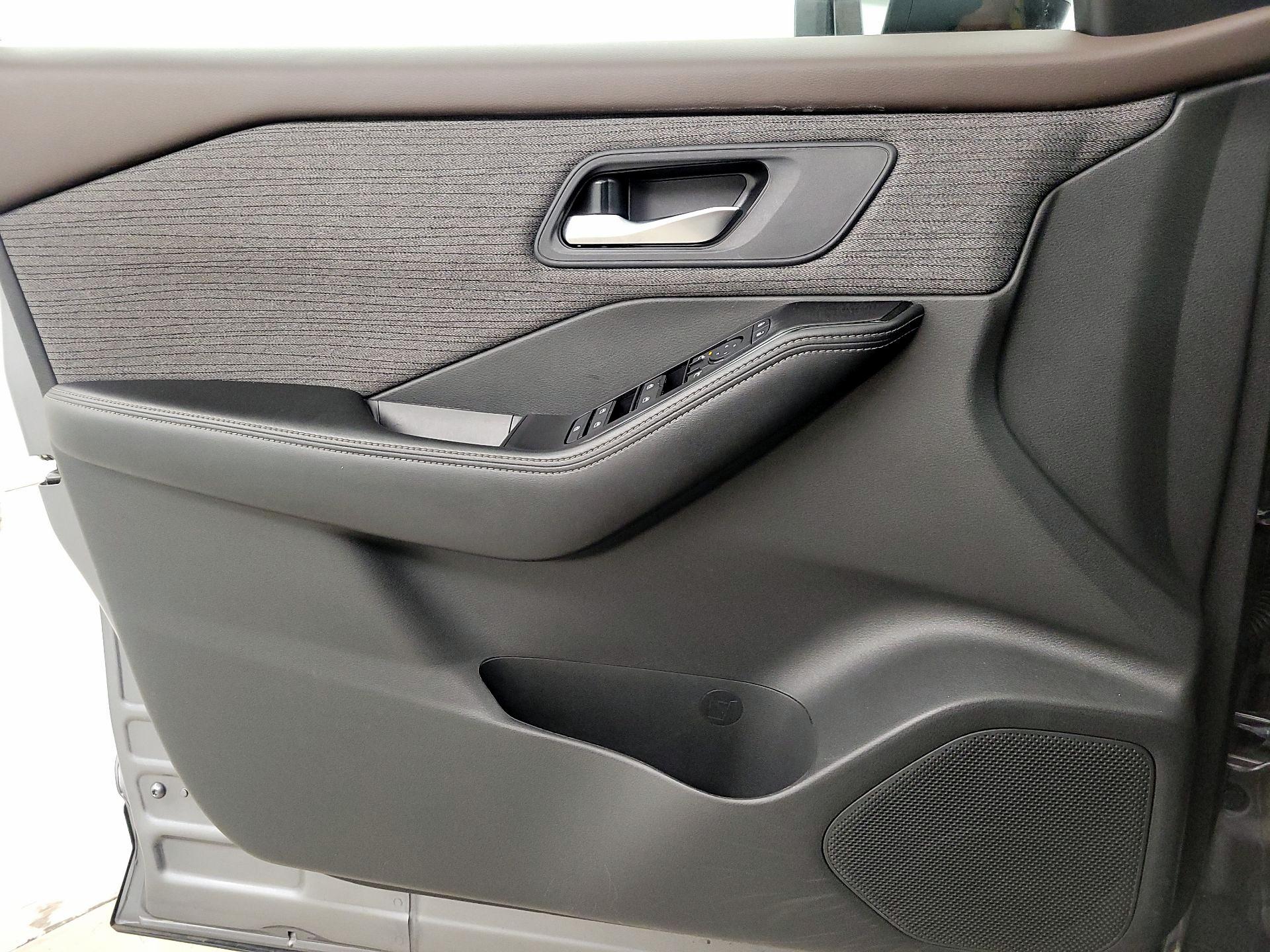 Thumbnail: 2023 Nissan Rogue - 12