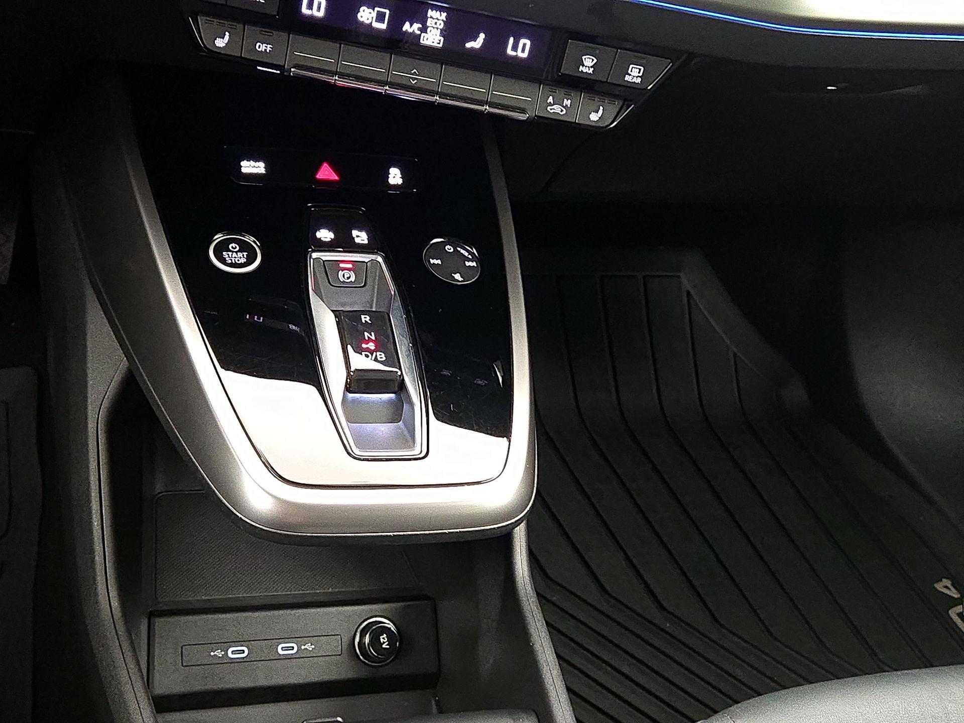 Thumbnail: 2023 Audi Q4 e-tron - 18