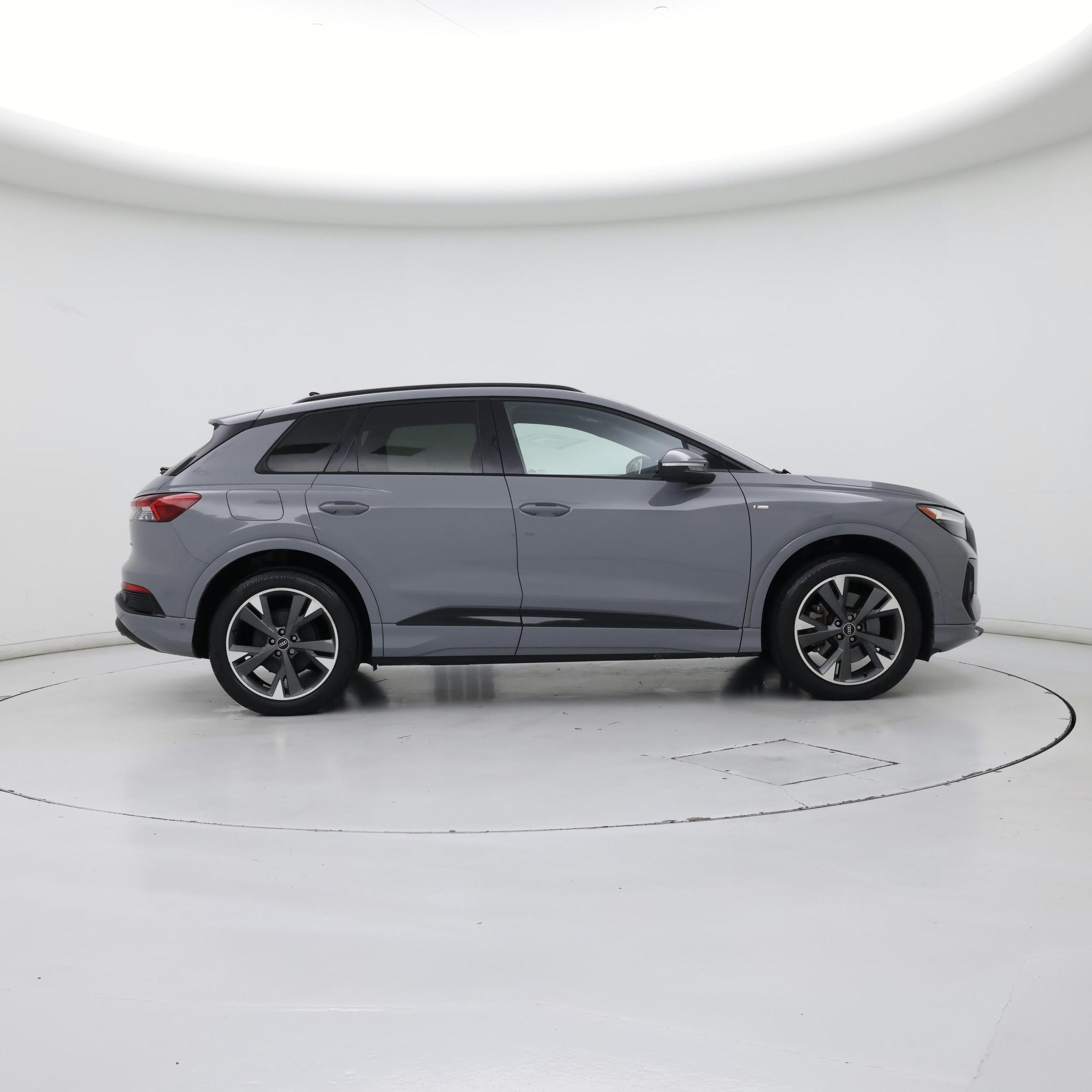 Thumbnail: 2023 Audi Q4 e-tron - 7