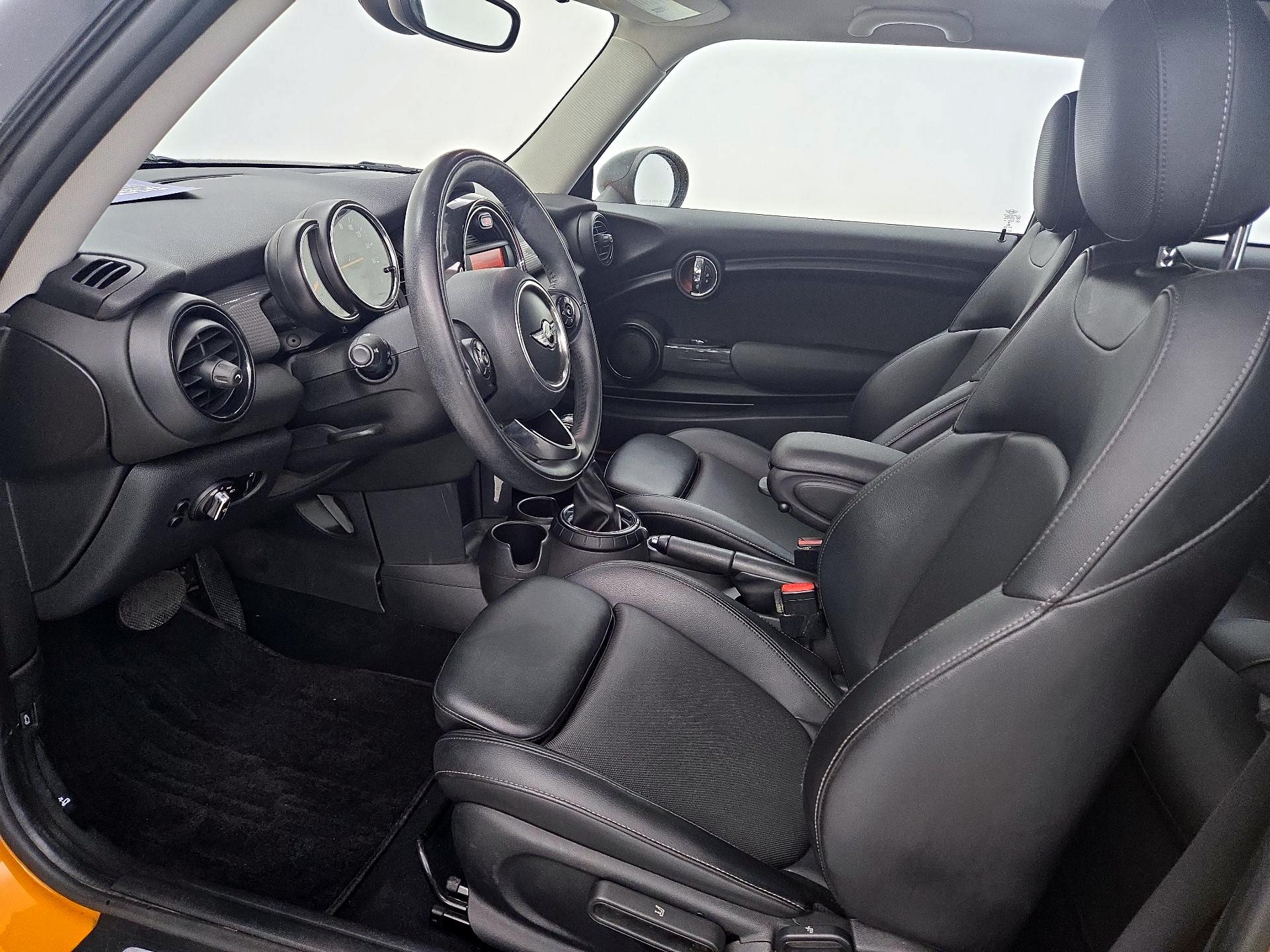 Thumbnail: 2015 MINI Cooper Hardtop - 11