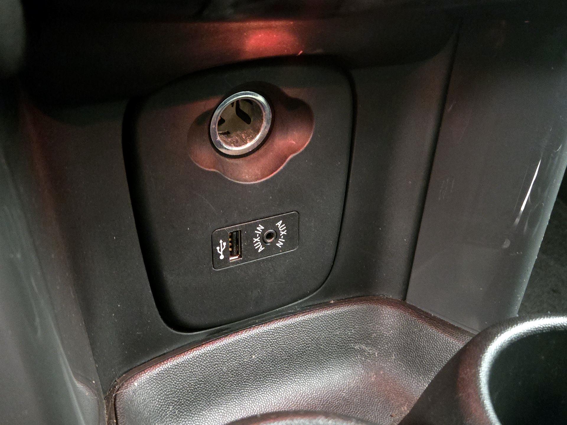 Thumbnail: 2015 MINI Cooper Hardtop - 18