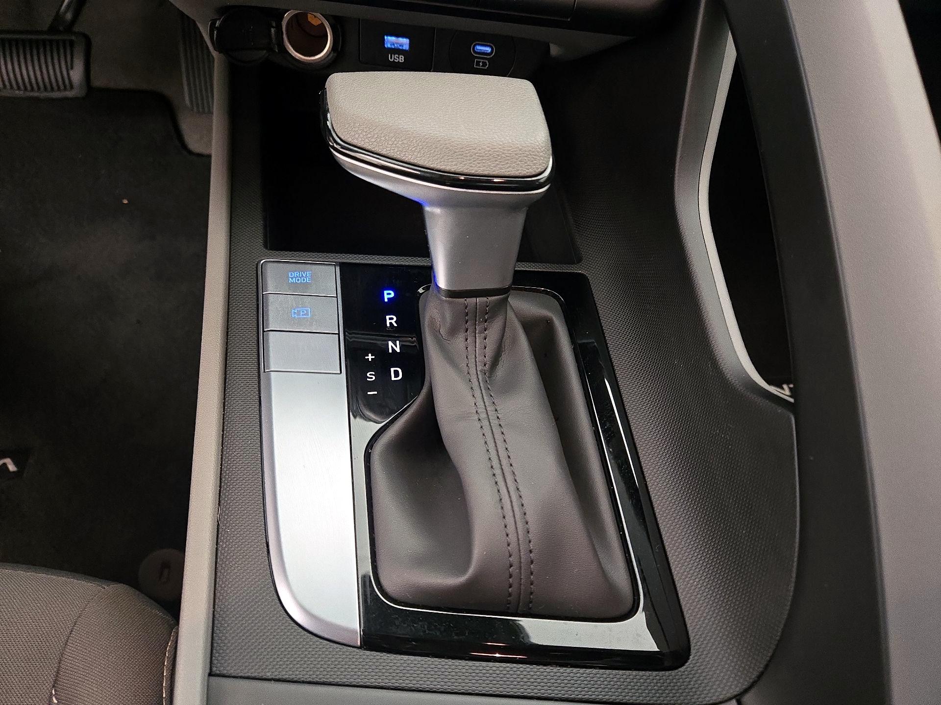 Thumbnail: 2024 Hyundai Elantra - 18