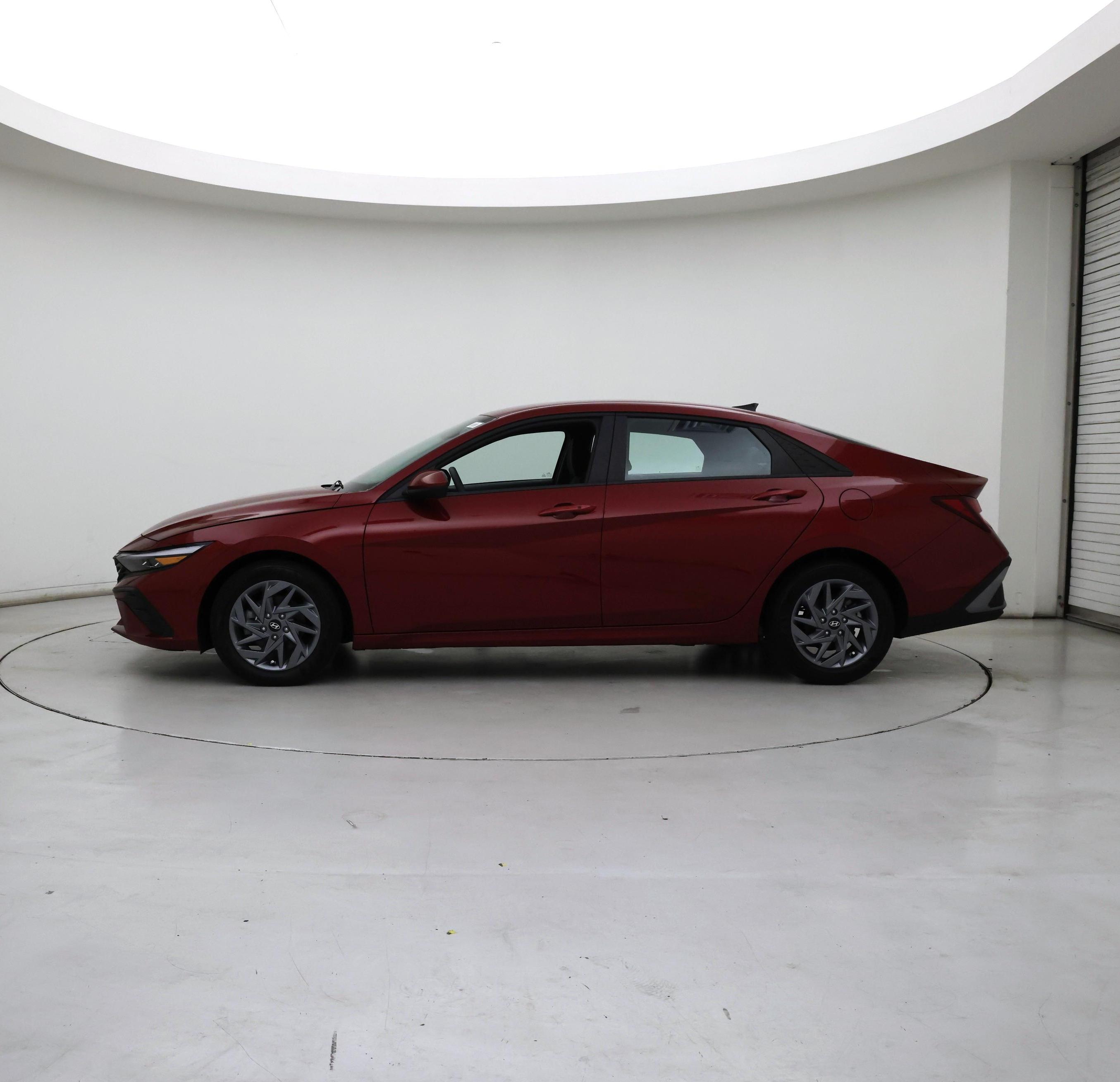Thumbnail: 2024 Hyundai Elantra - 3
