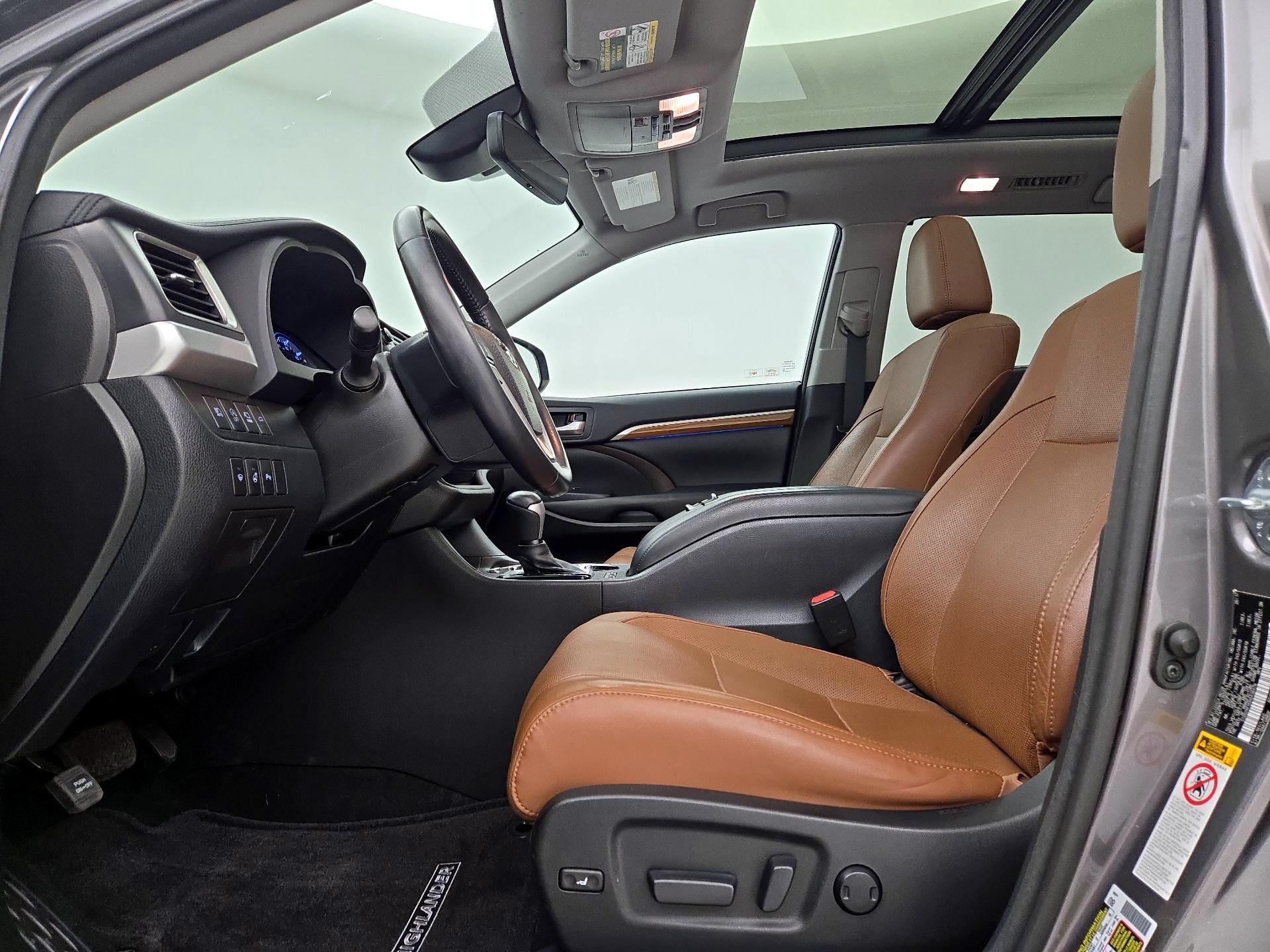 Thumbnail: 2017 Toyota Highlander - 11