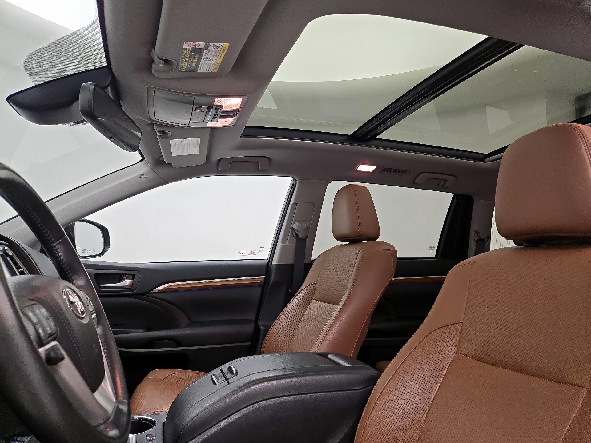 Thumbnail: 2017 Toyota Highlander - 20