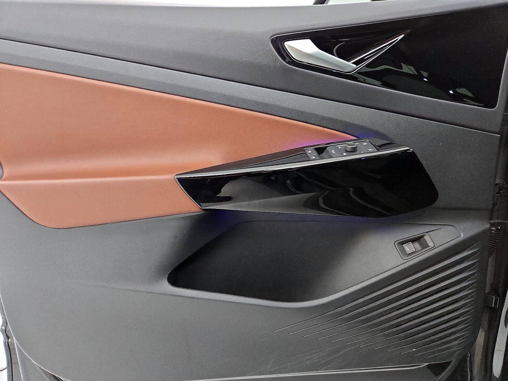 Thumbnail: 2021 Volkswagen ID.4 - 12