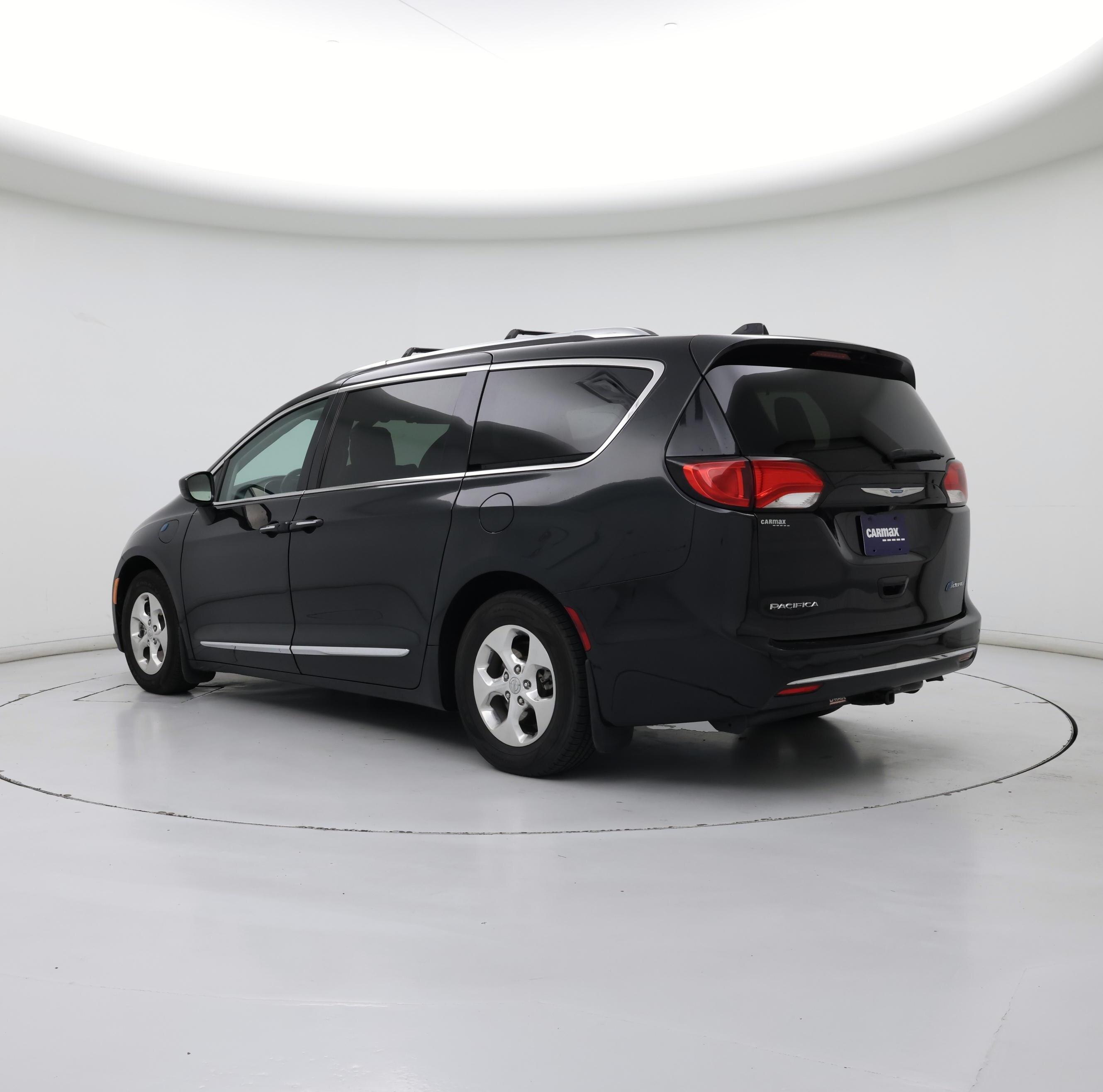 Thumbnail: 2018 Chrysler Pacifica - 2