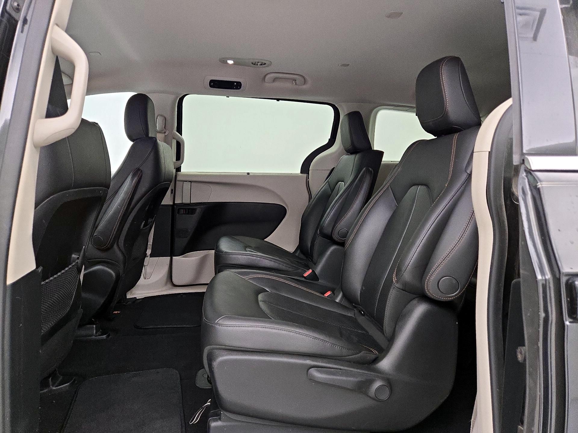 Thumbnail: 2018 Chrysler Pacifica - 19