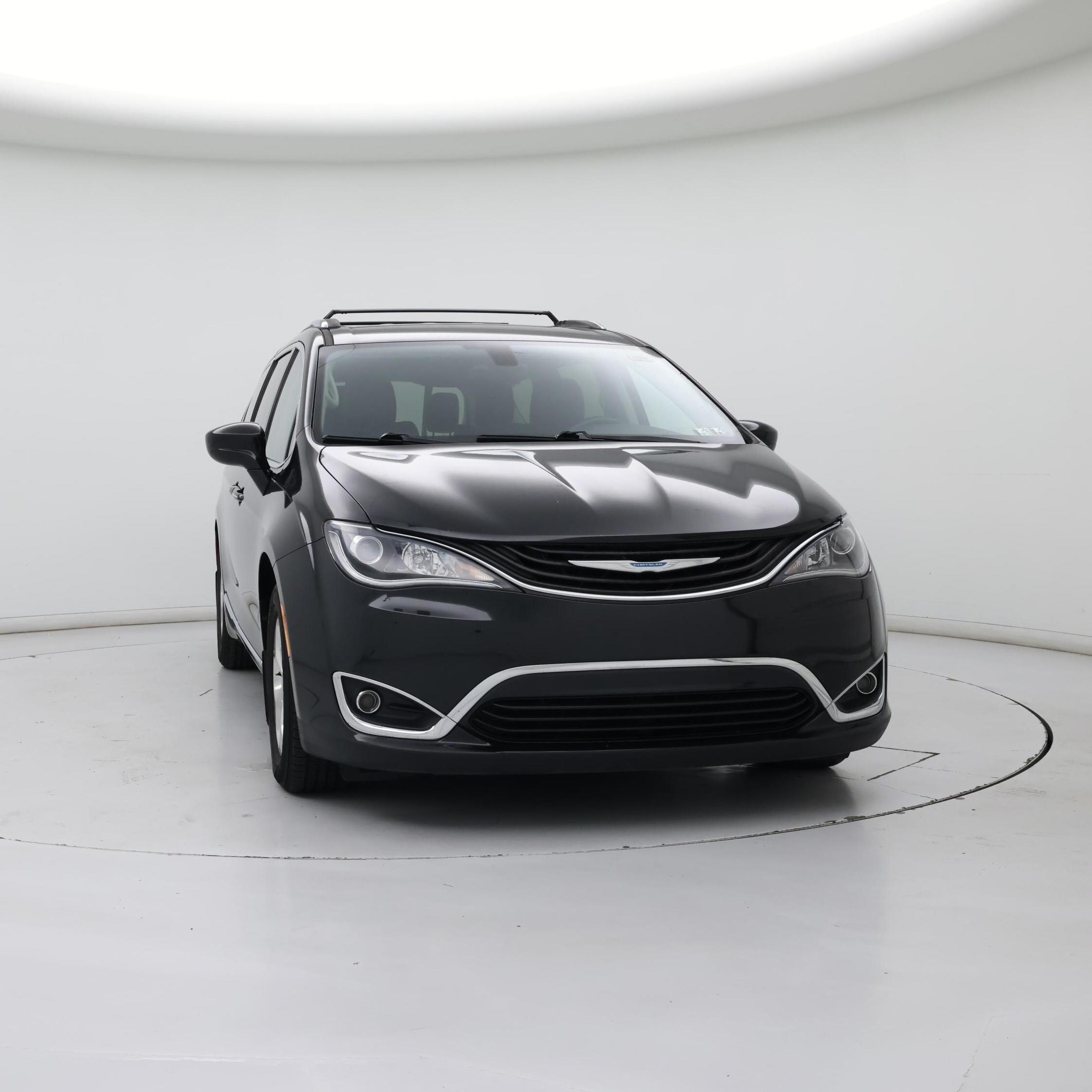 Thumbnail: 2018 Chrysler Pacifica - 5