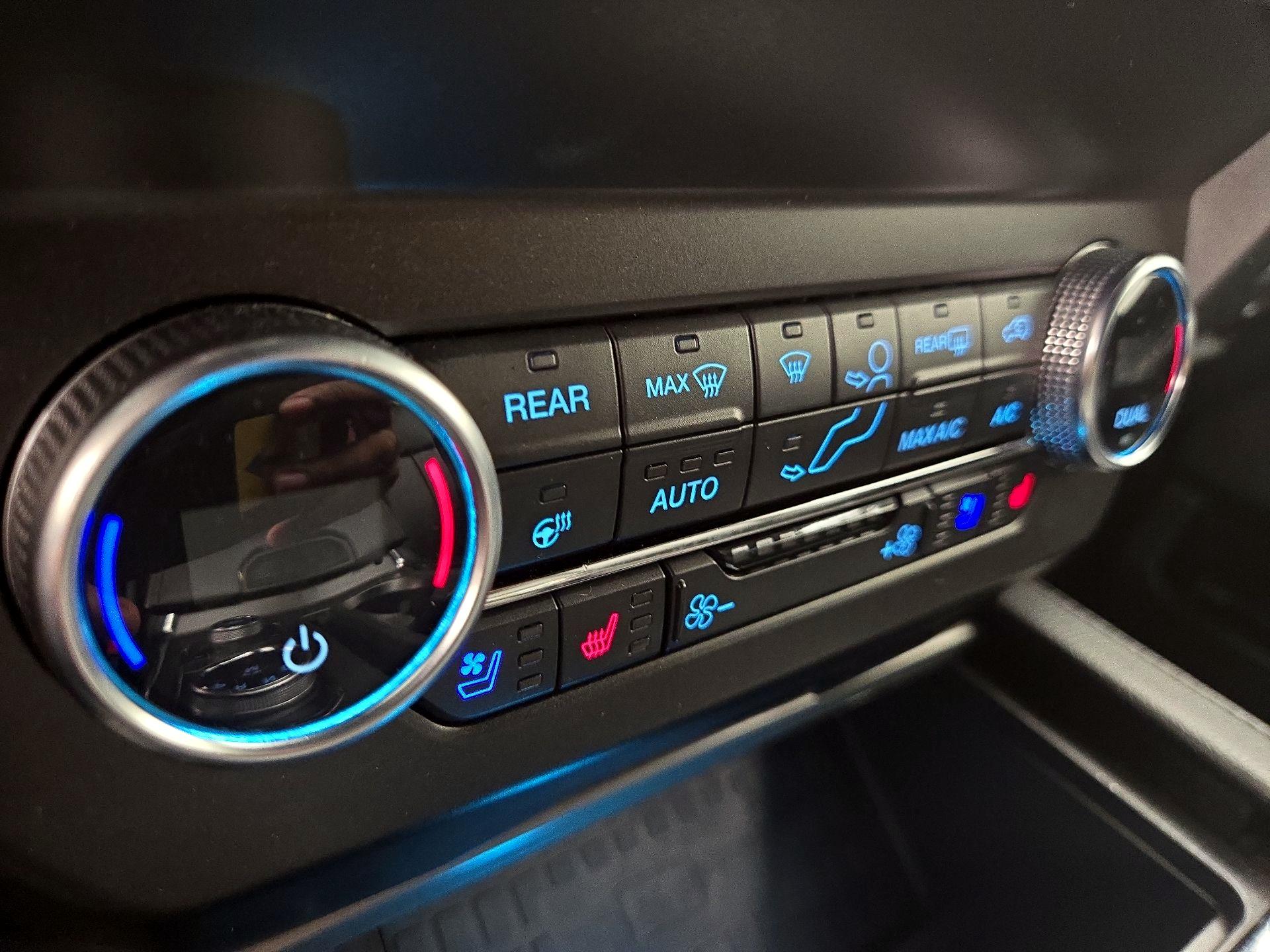 Thumbnail: 2020 Ford Expedition - 16