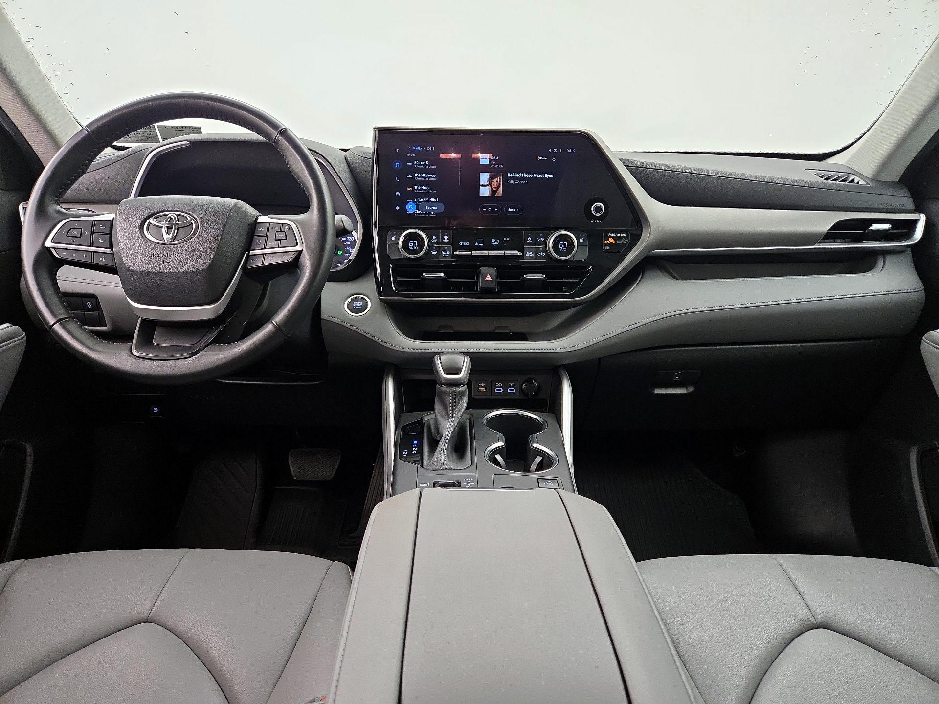 Thumbnail: 2023 Toyota Highlander - 9