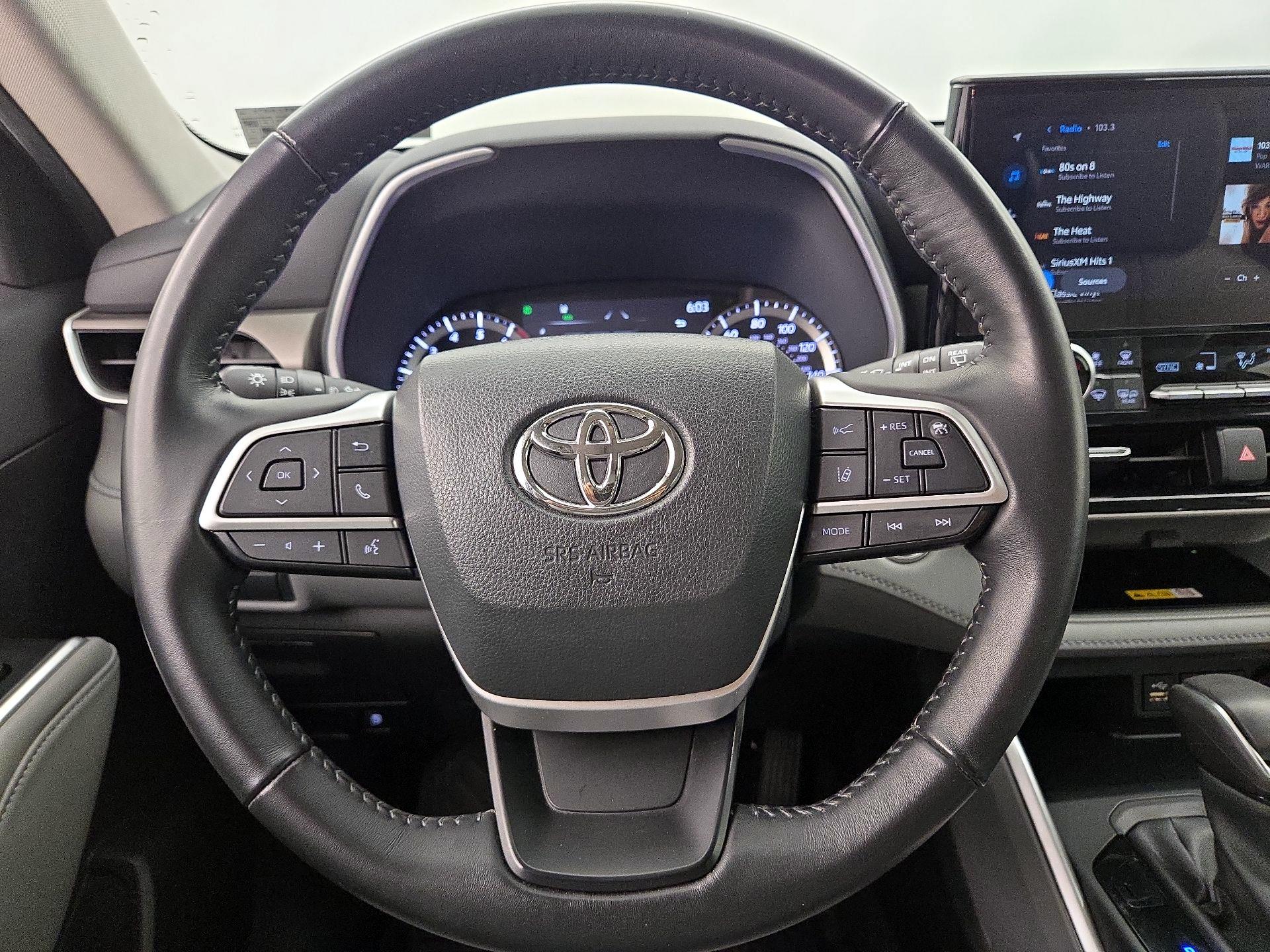 Thumbnail: 2023 Toyota Highlander - 10