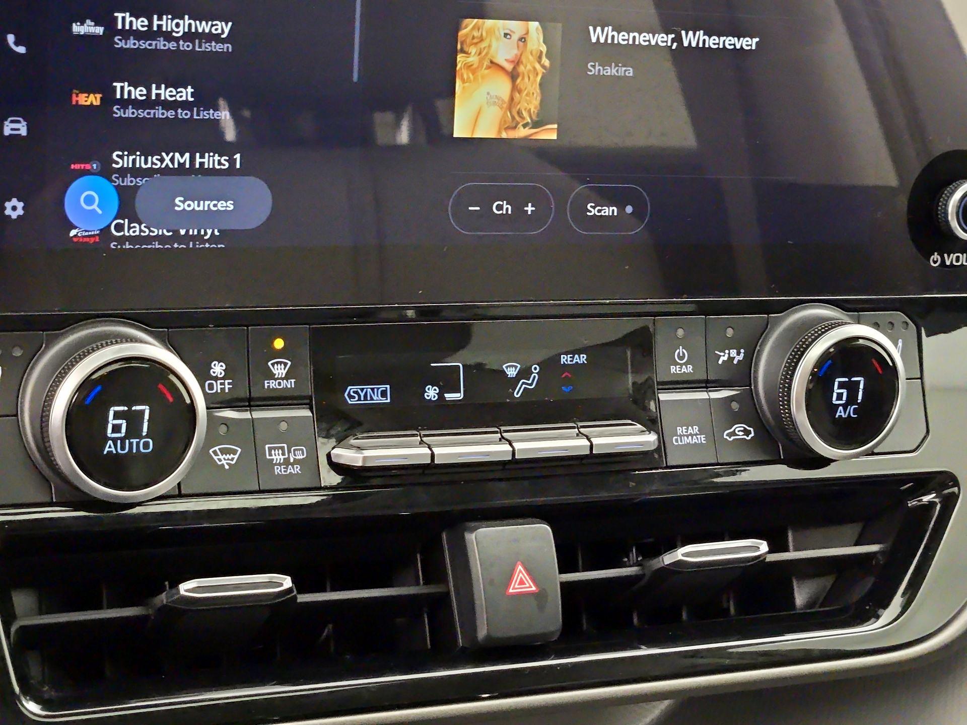 Thumbnail: 2023 Toyota Highlander - 15