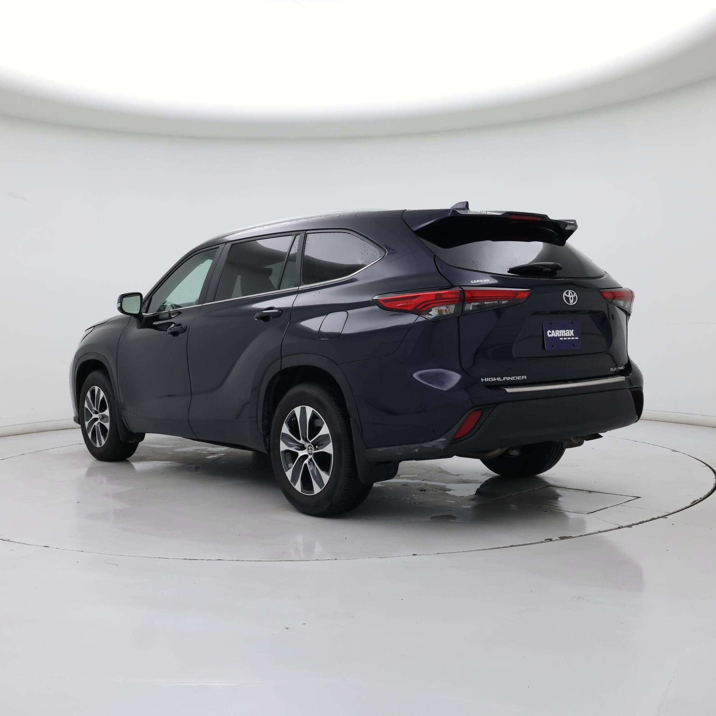 Thumbnail: 2023 Toyota Highlander - 2