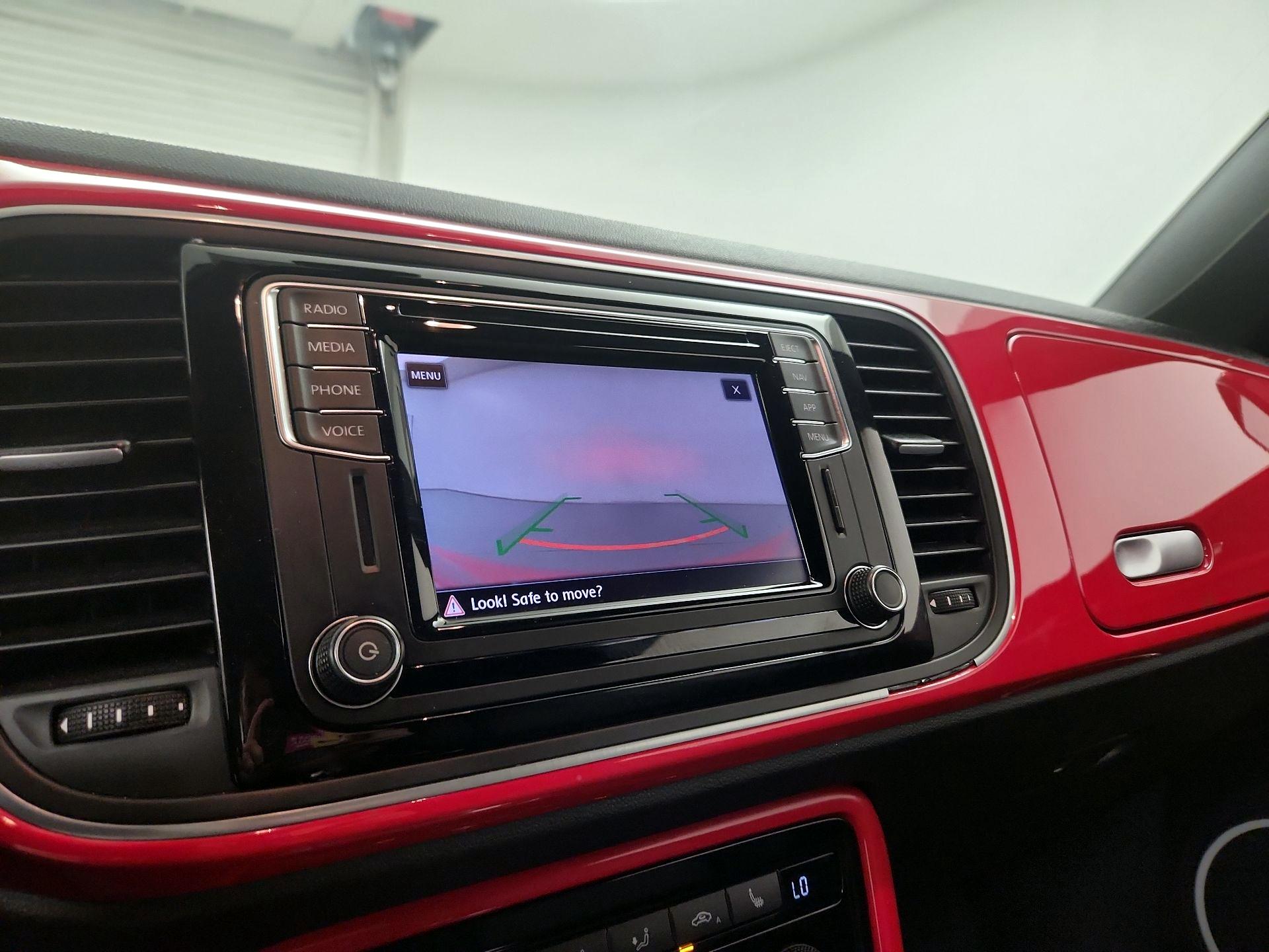 Thumbnail: 2019 Volkswagen Beetle - 15