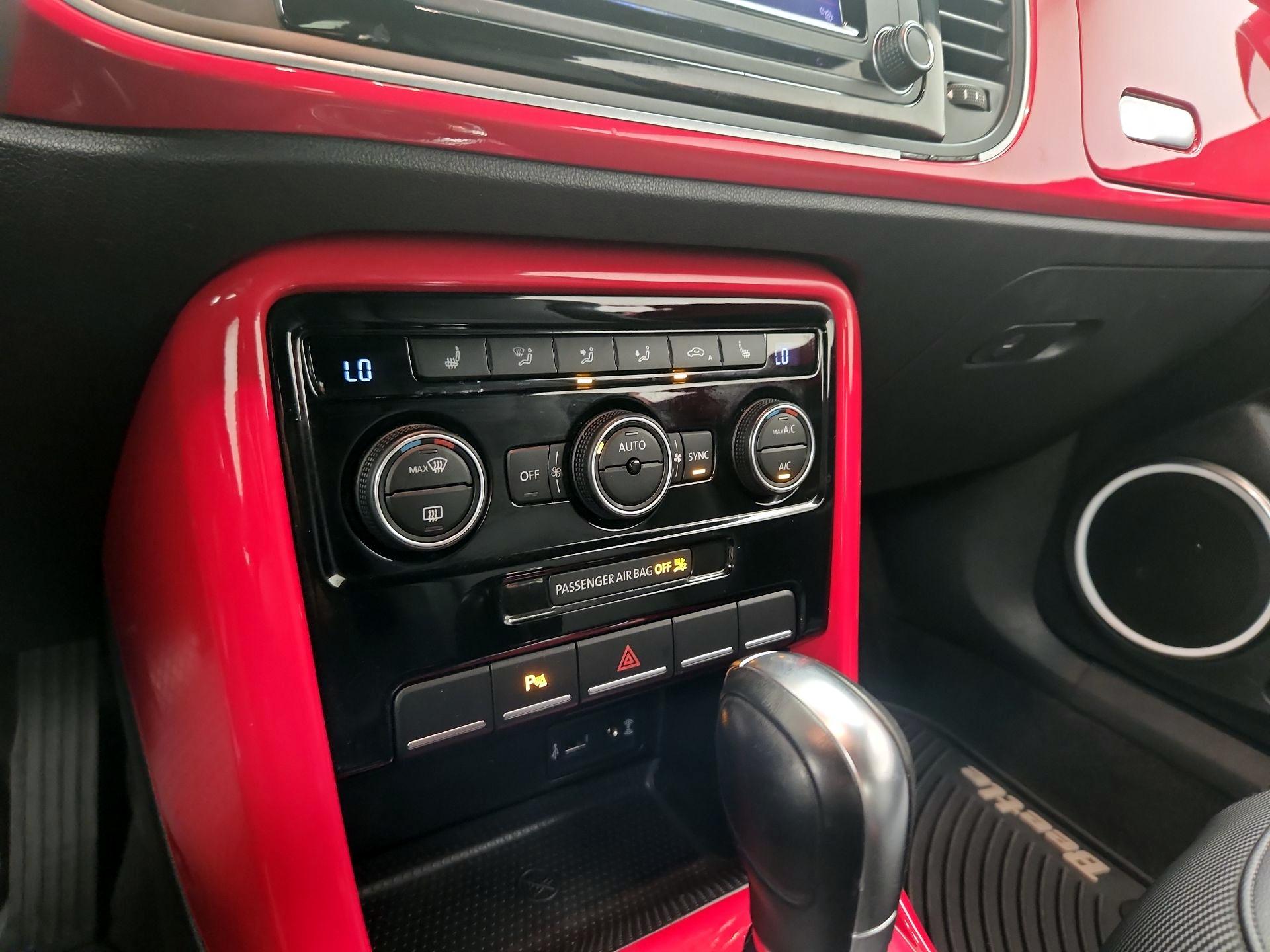 Thumbnail: 2019 Volkswagen Beetle - 17