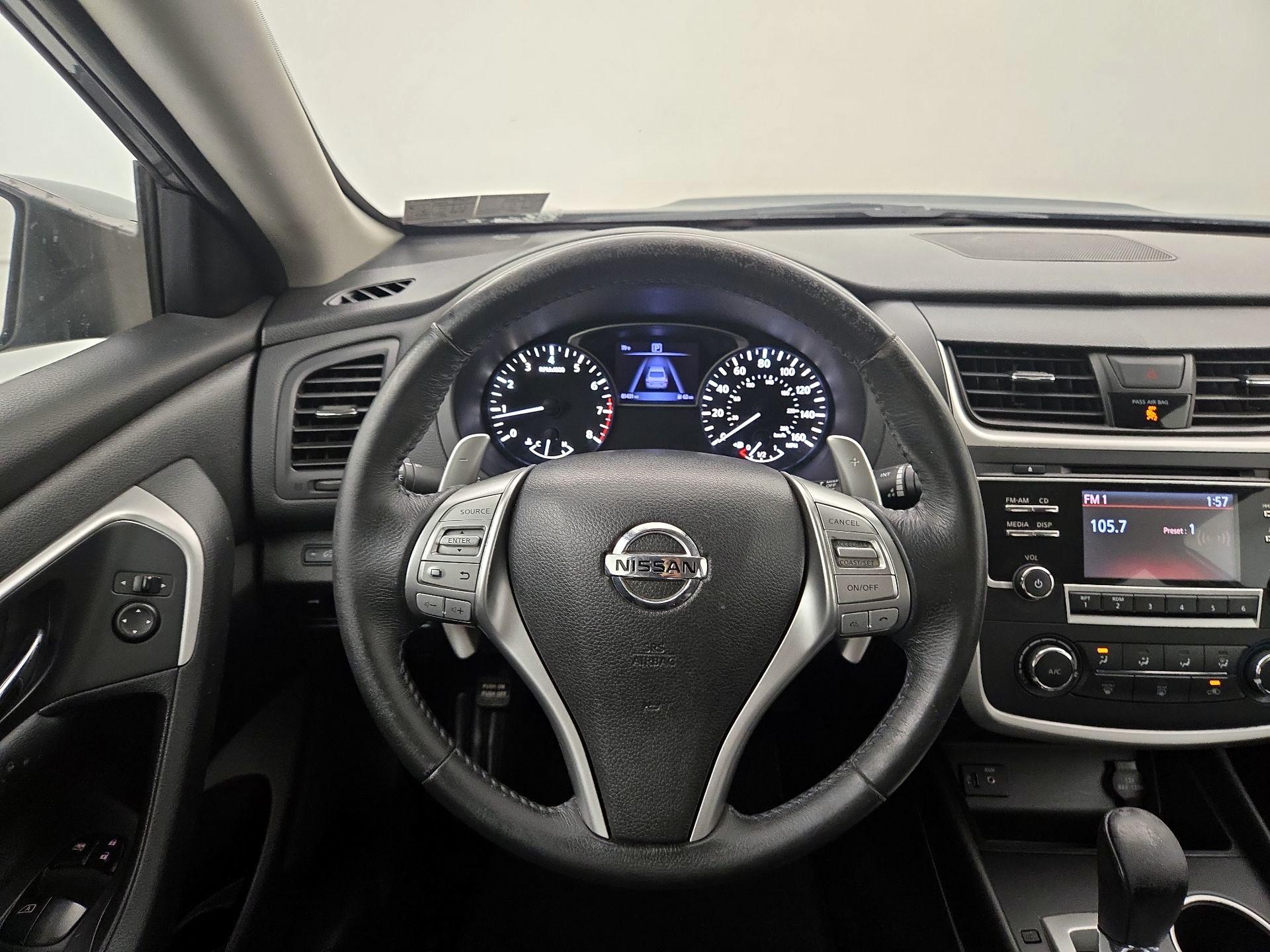 Thumbnail: 2016 Nissan Altima - 10