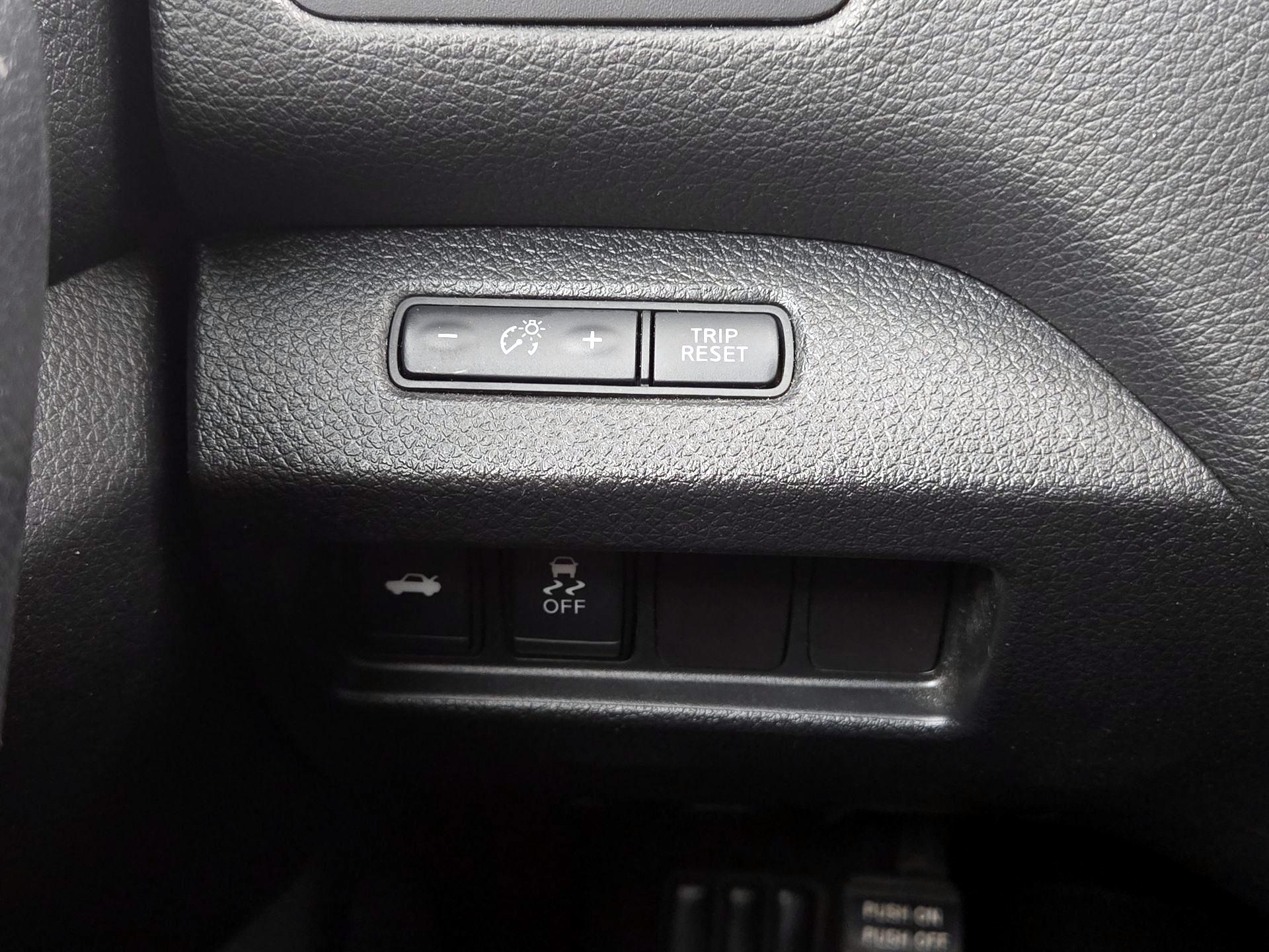 Thumbnail: 2016 Nissan Altima - 13