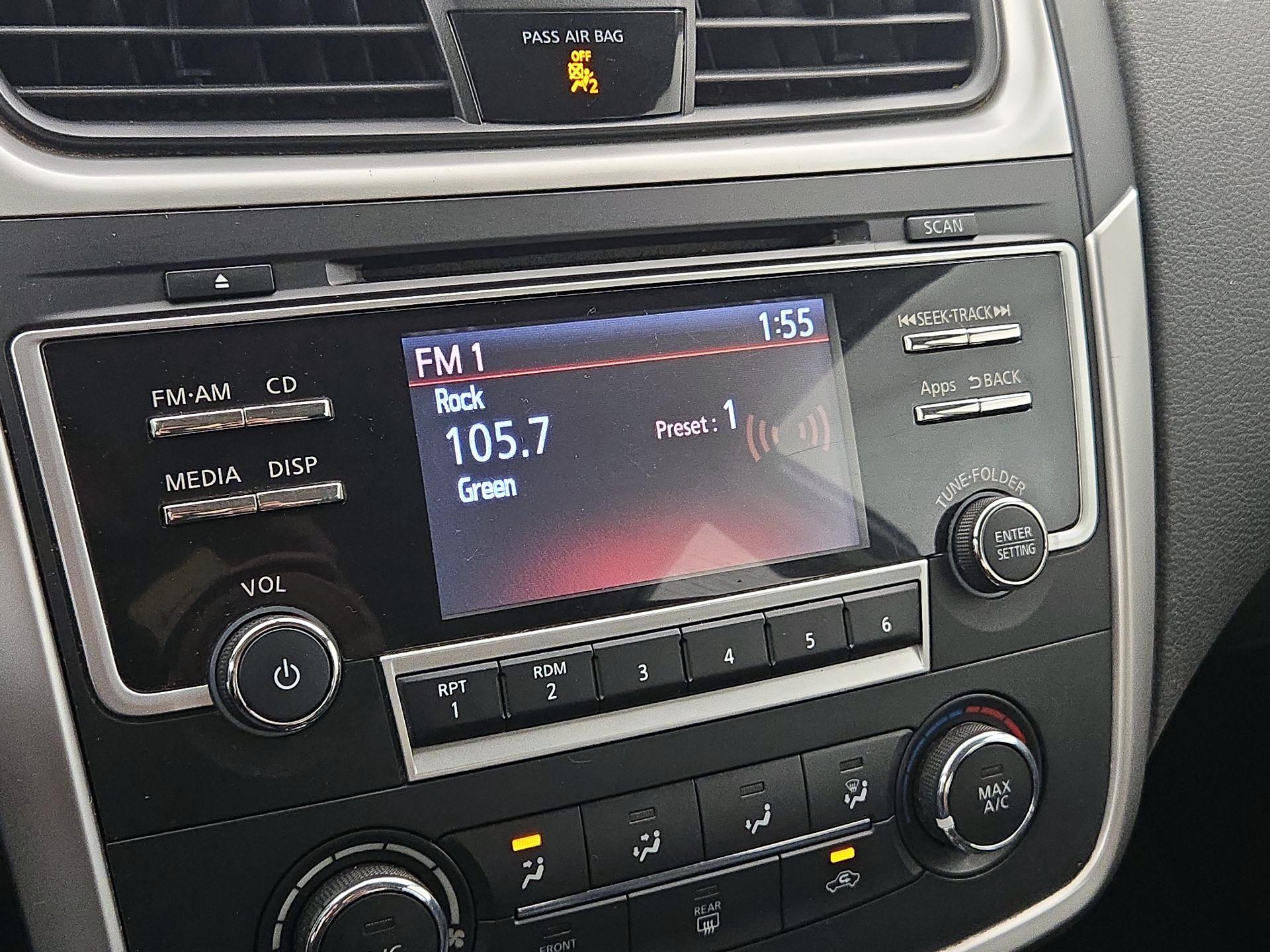 Thumbnail: 2016 Nissan Altima - 15
