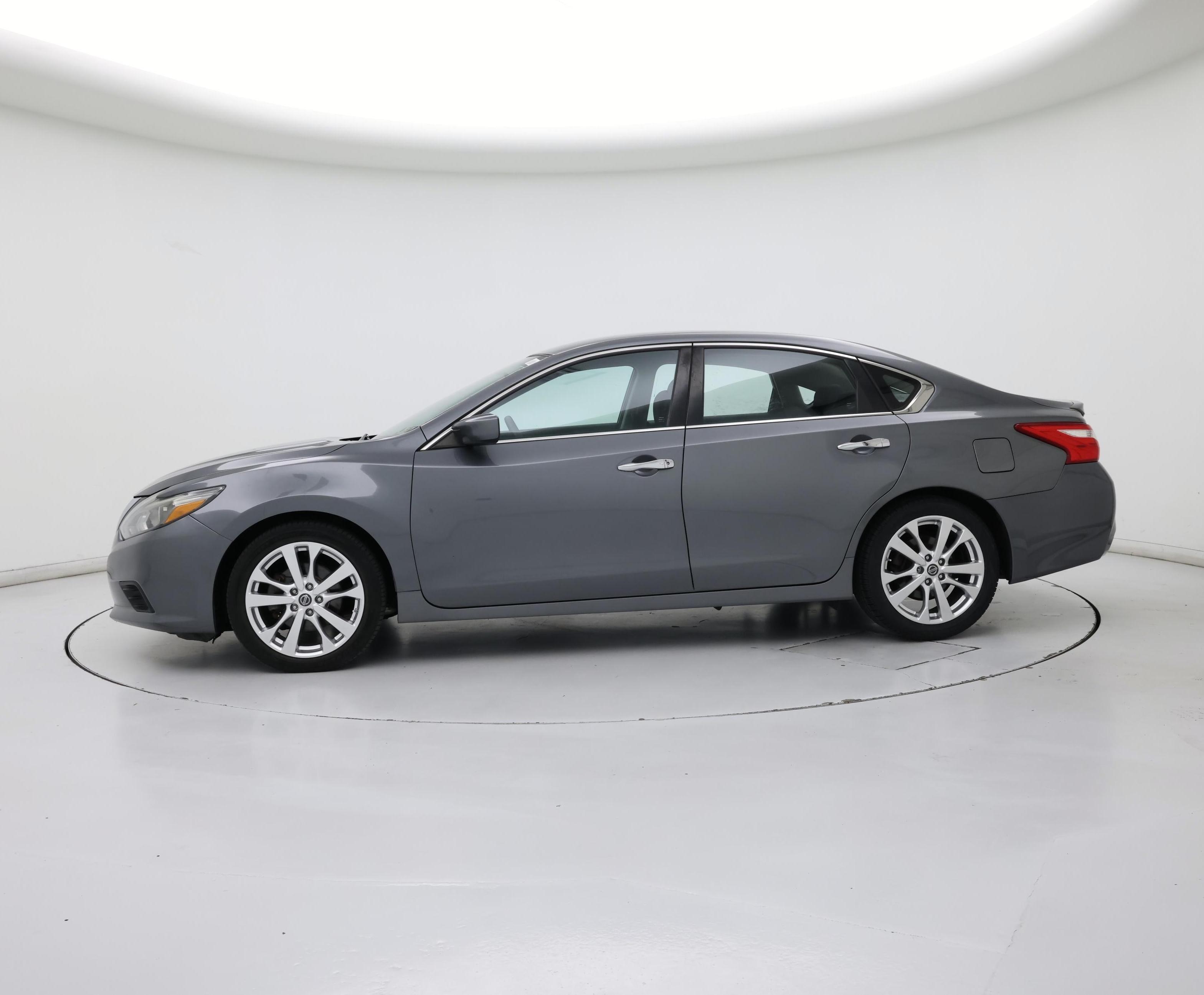 Thumbnail: 2016 Nissan Altima - 3