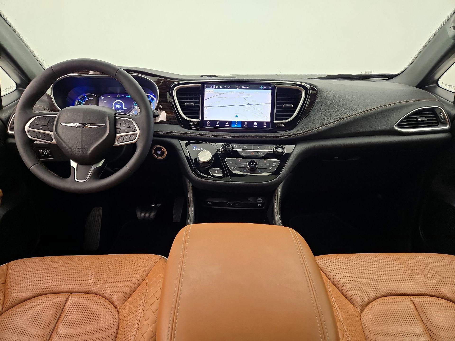 Thumbnail: 2023 Chrysler Pacifica - 9
