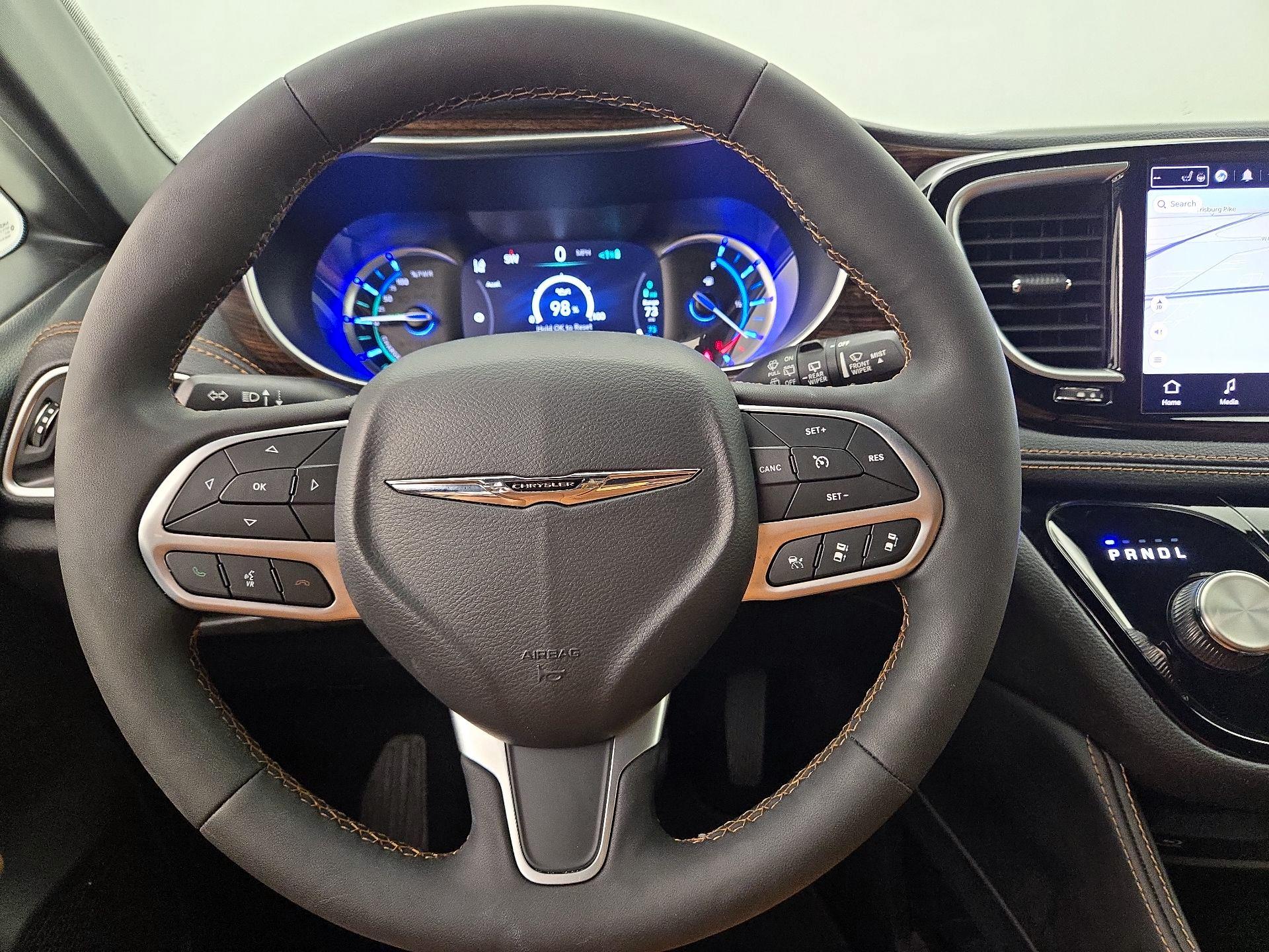 Thumbnail: 2023 Chrysler Pacifica - 10
