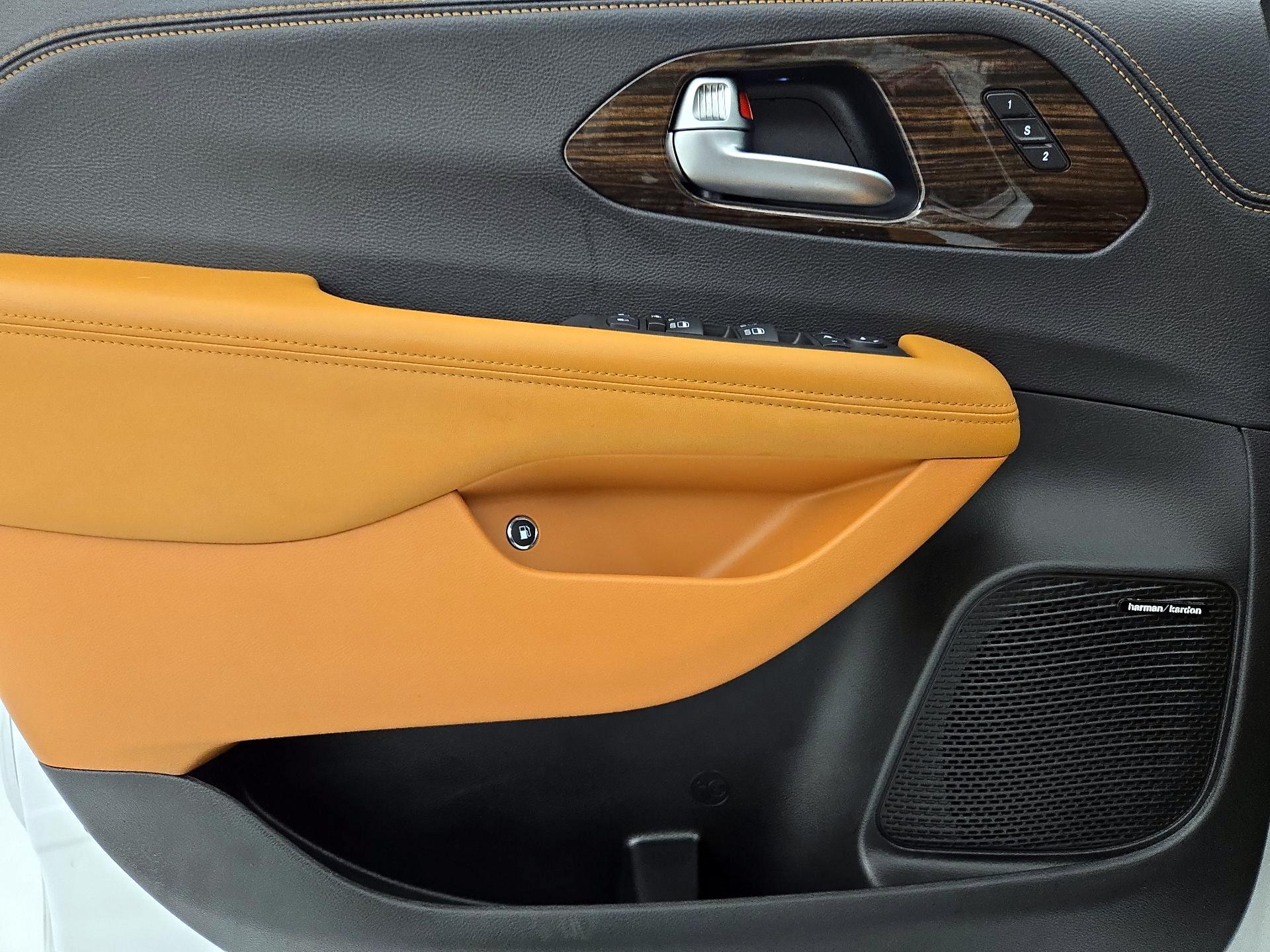 Thumbnail: 2023 Chrysler Pacifica - 12