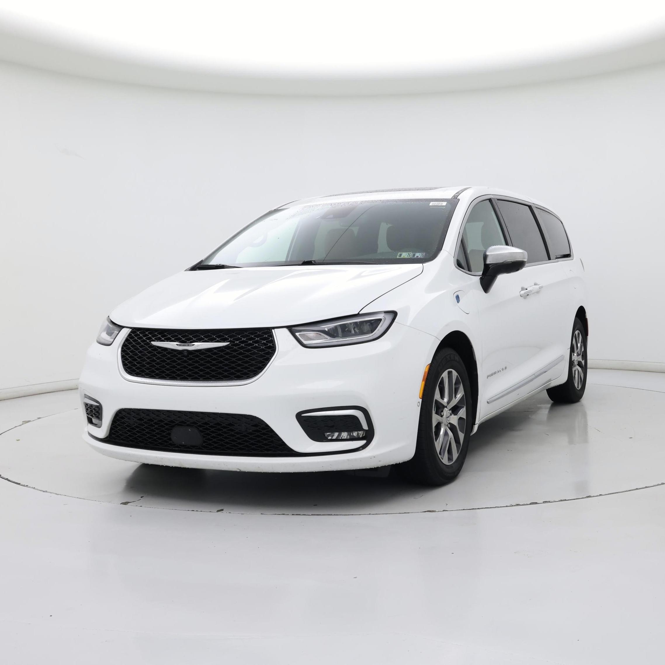 Thumbnail: 2023 Chrysler Pacifica - 4