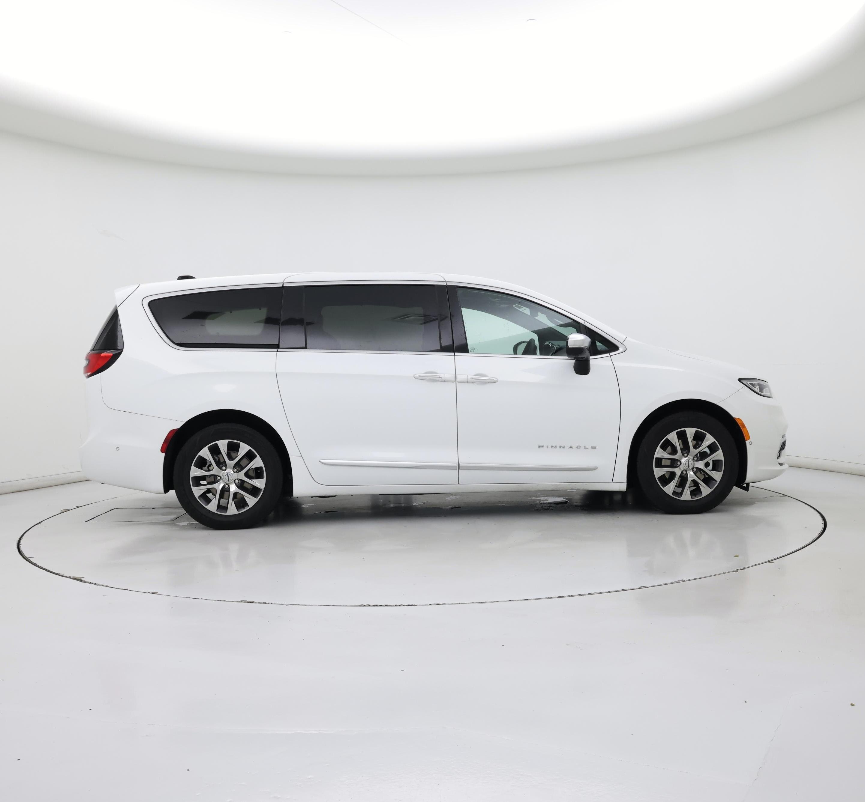 Thumbnail: 2023 Chrysler Pacifica - 7