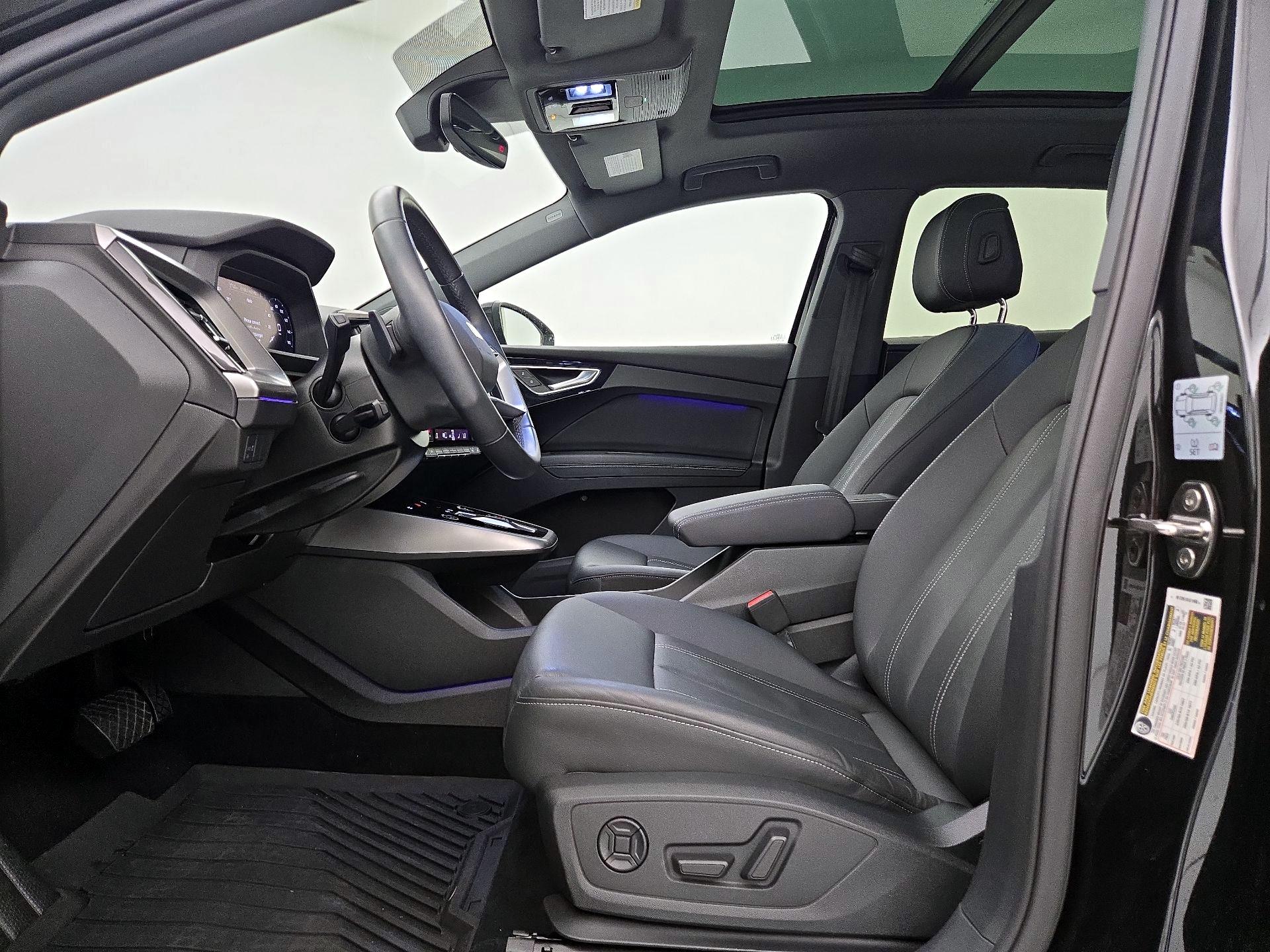Thumbnail: 2023 Audi Q4 e-tron - 11