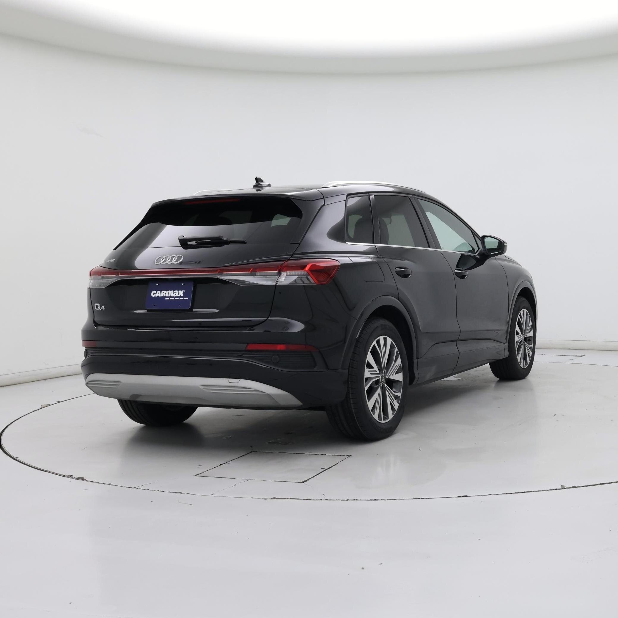 Thumbnail: 2023 Audi Q4 e-tron - 8