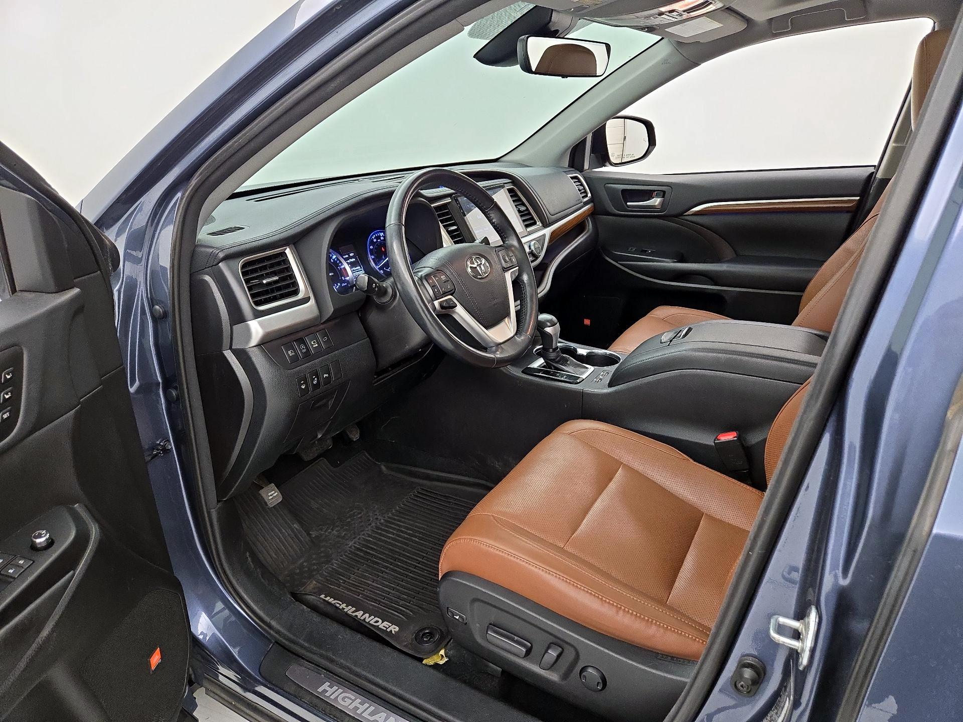 Thumbnail: 2018 Toyota Highlander - 11