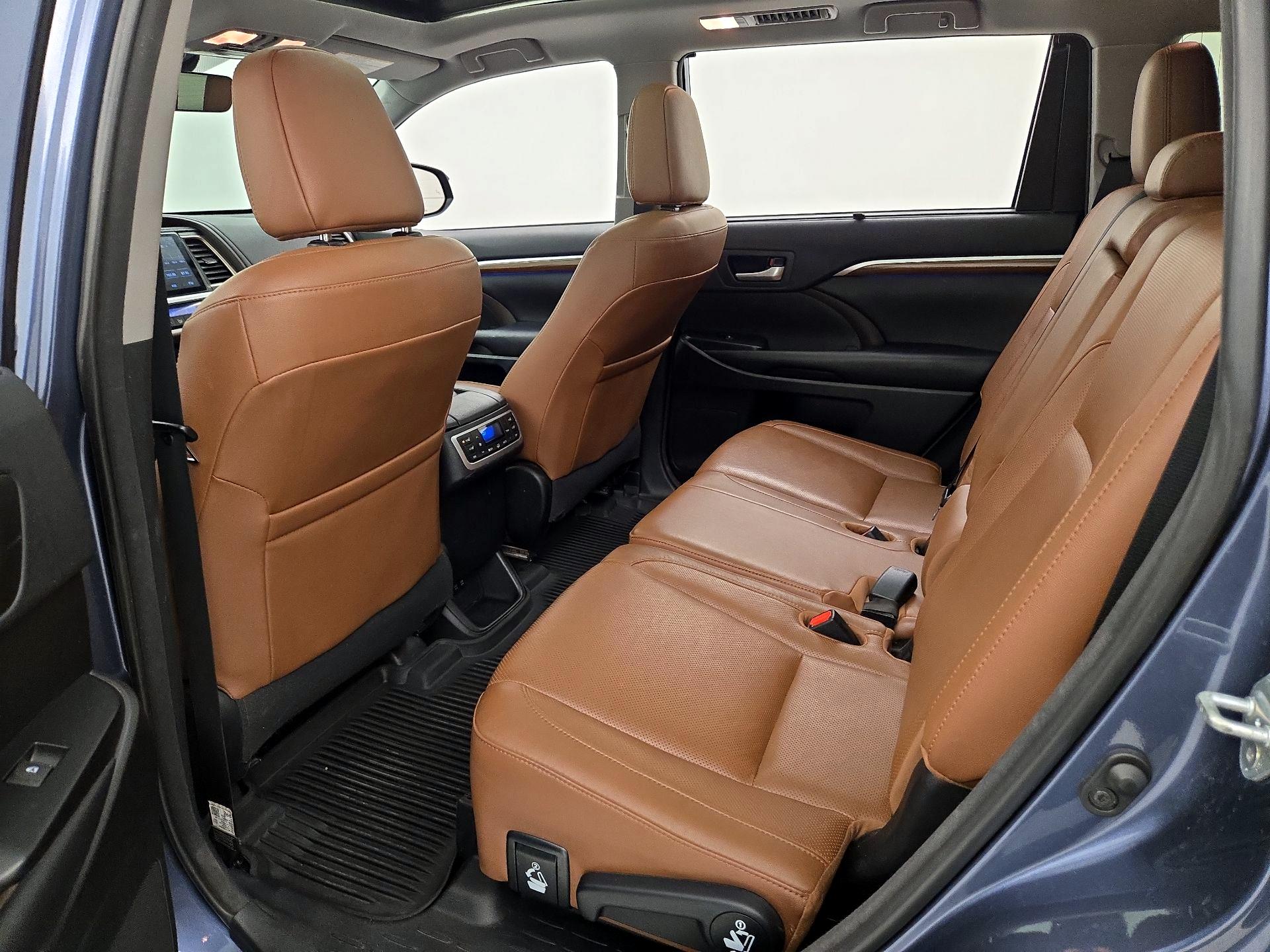 Thumbnail: 2018 Toyota Highlander - 20
