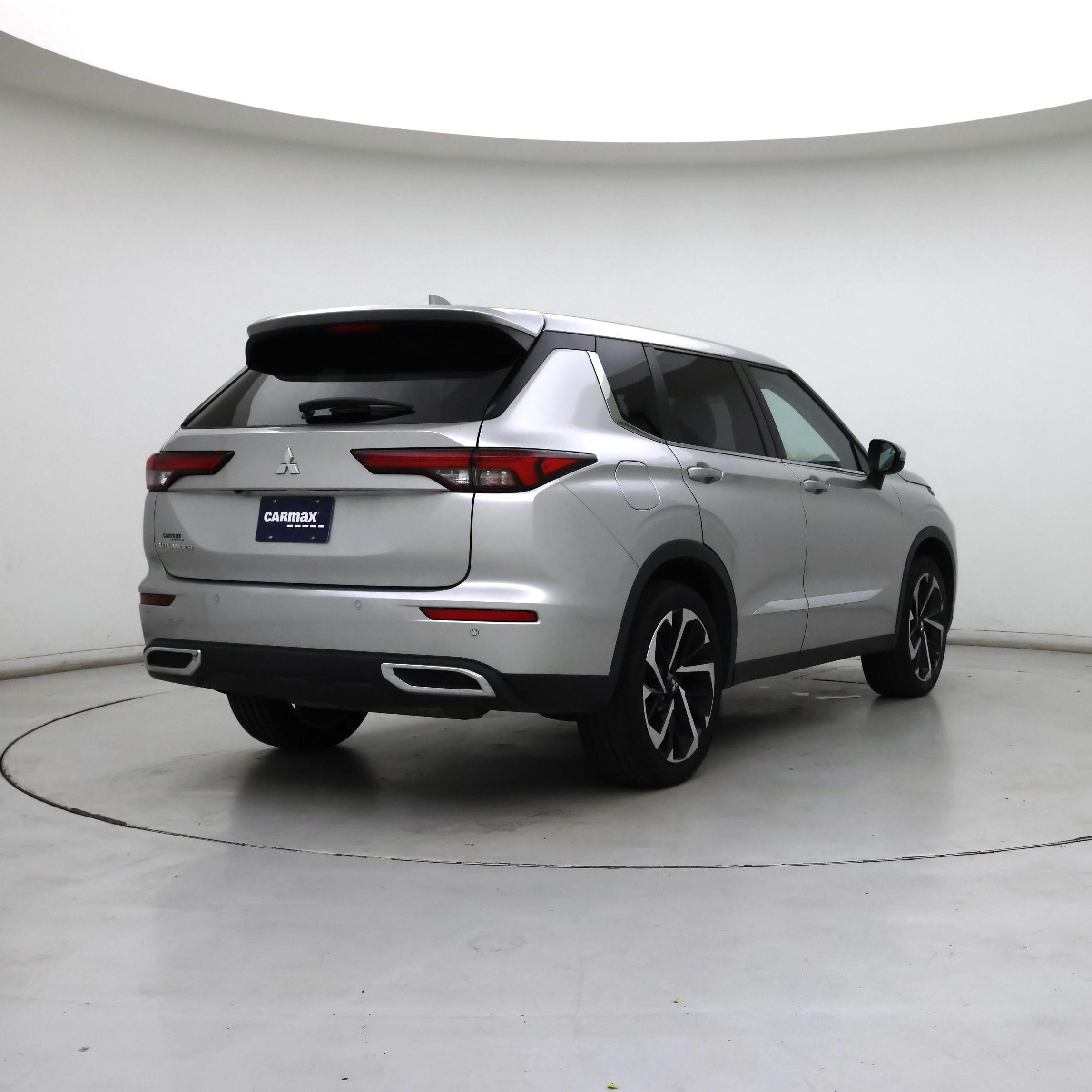 Thumbnail: 2022 Mitsubishi Outlander - 8