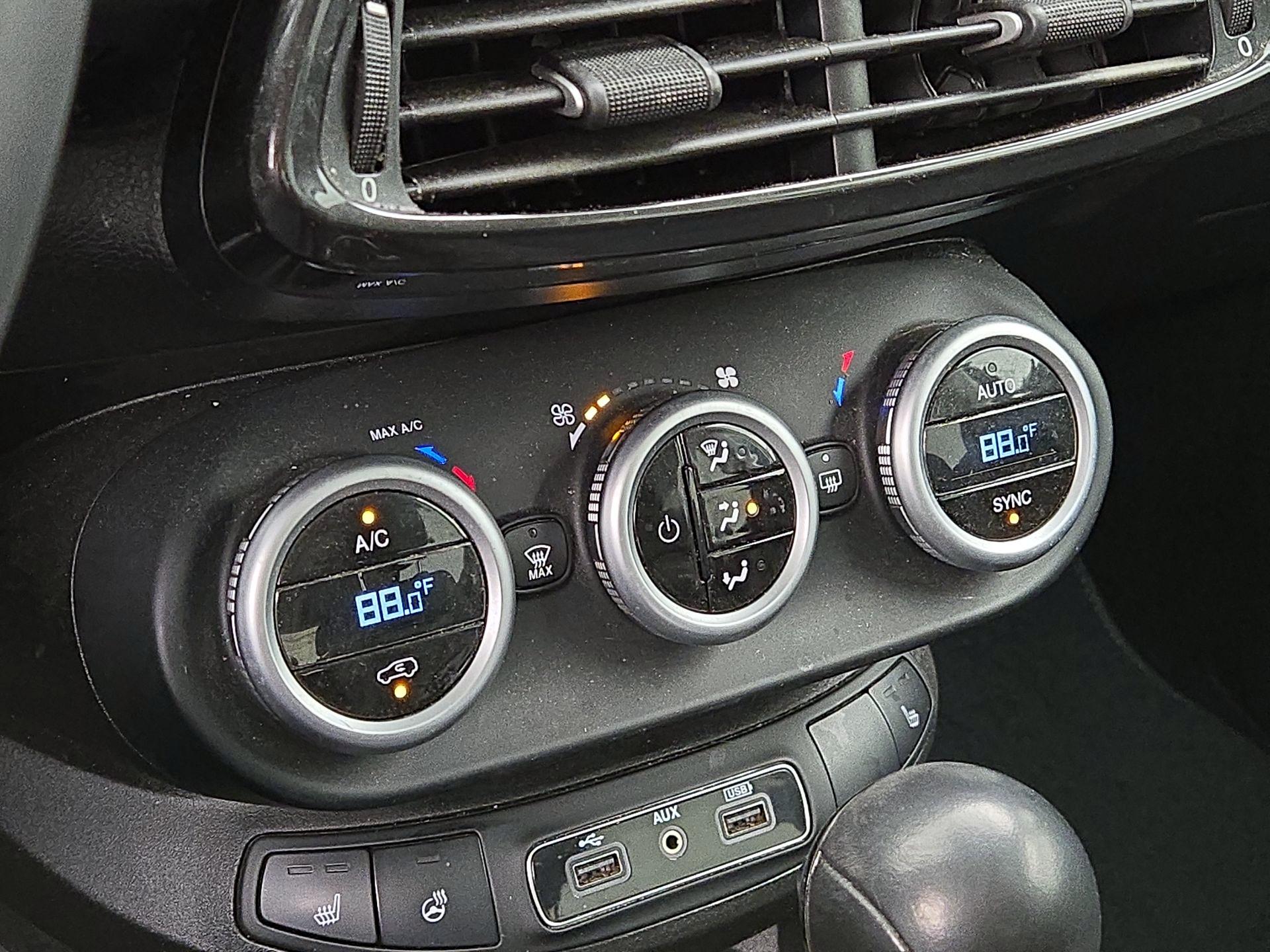 Thumbnail: 2018 Fiat 500X - 16