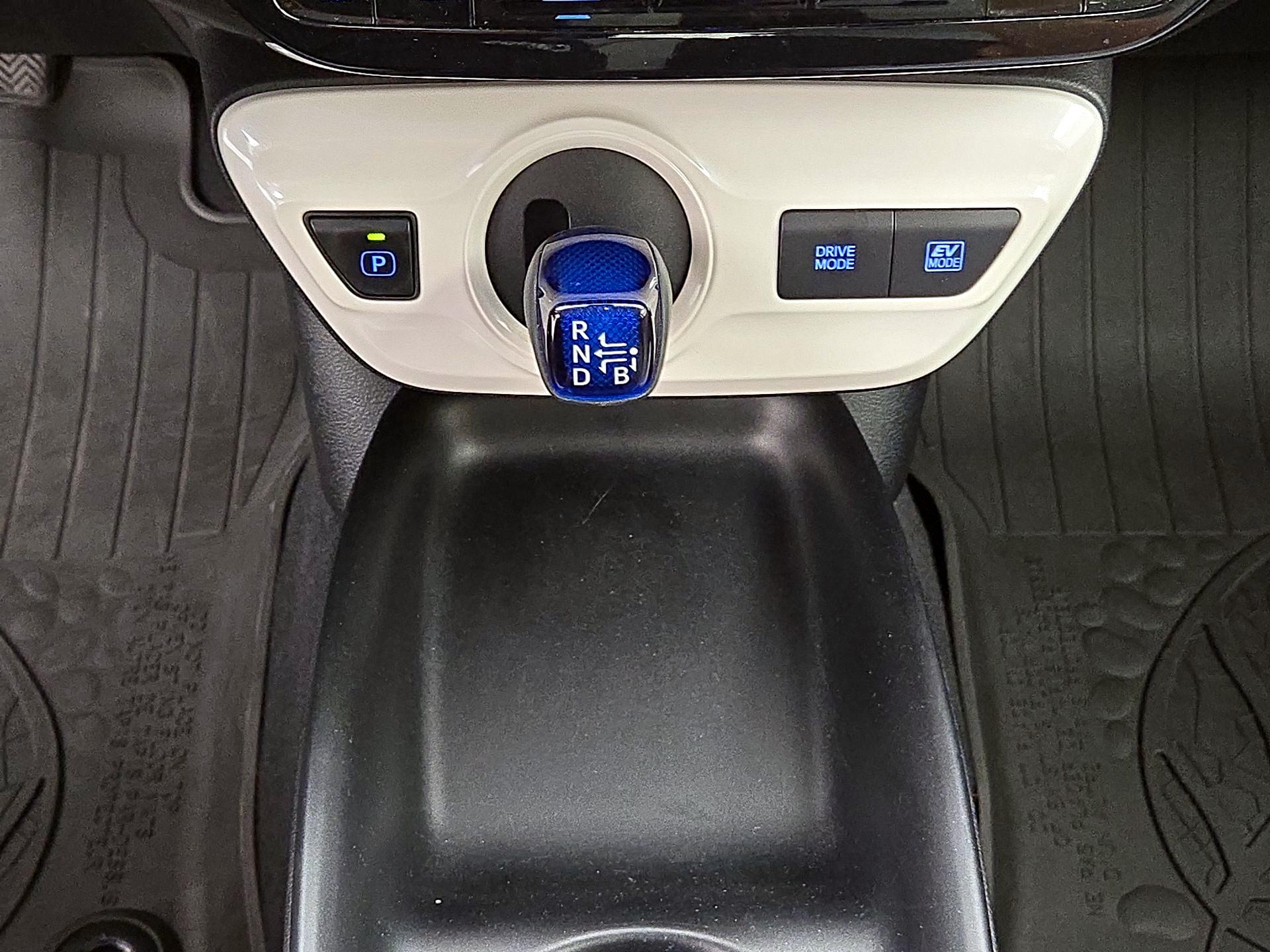 Thumbnail: 2018 Toyota Prius - 16