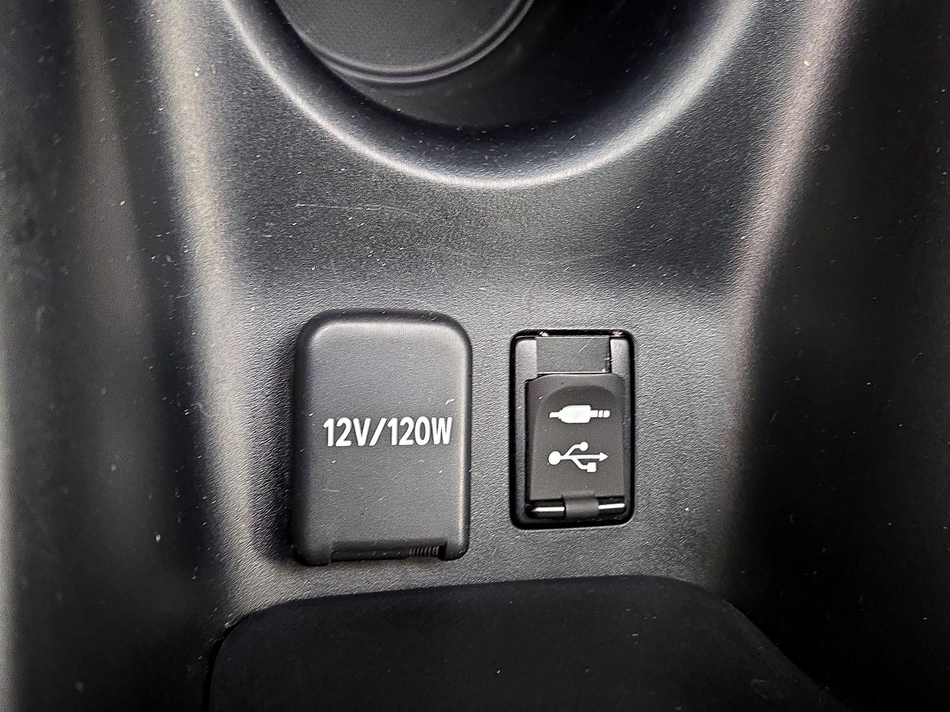 Thumbnail: 2018 Toyota Prius - 17