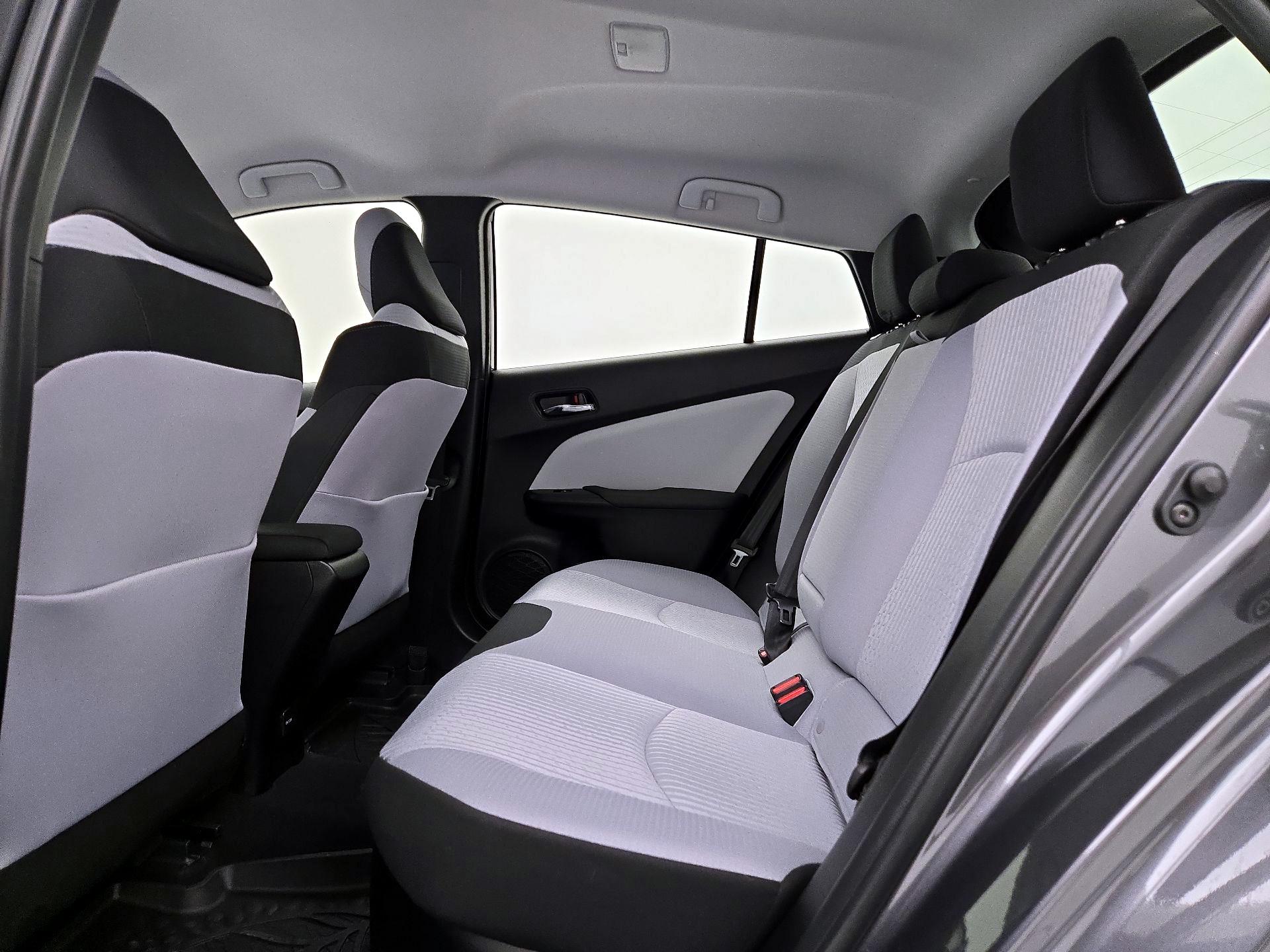 Thumbnail: 2018 Toyota Prius - 18
