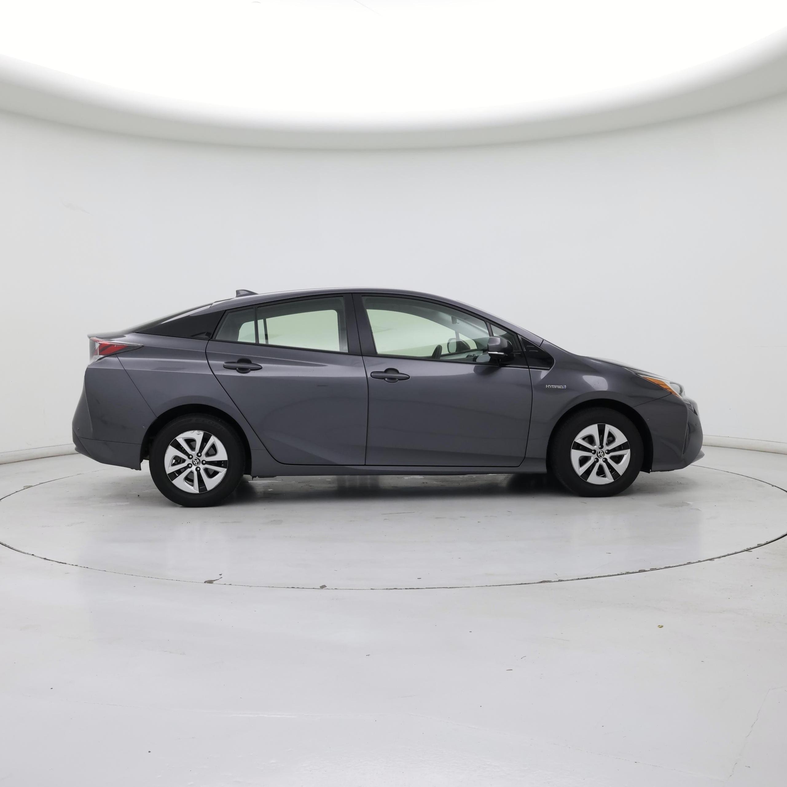 Thumbnail: 2018 Toyota Prius - 7