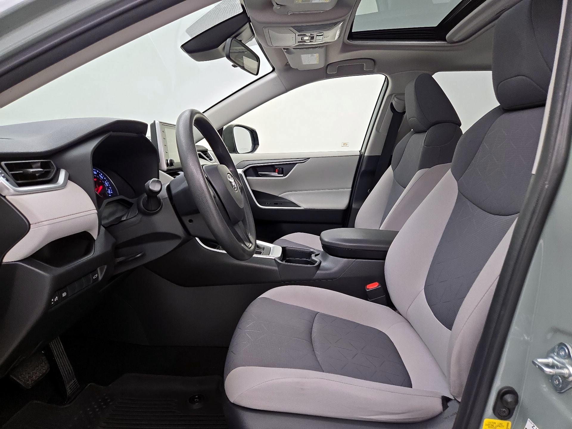 Thumbnail: 2020 Toyota RAV4 - 11