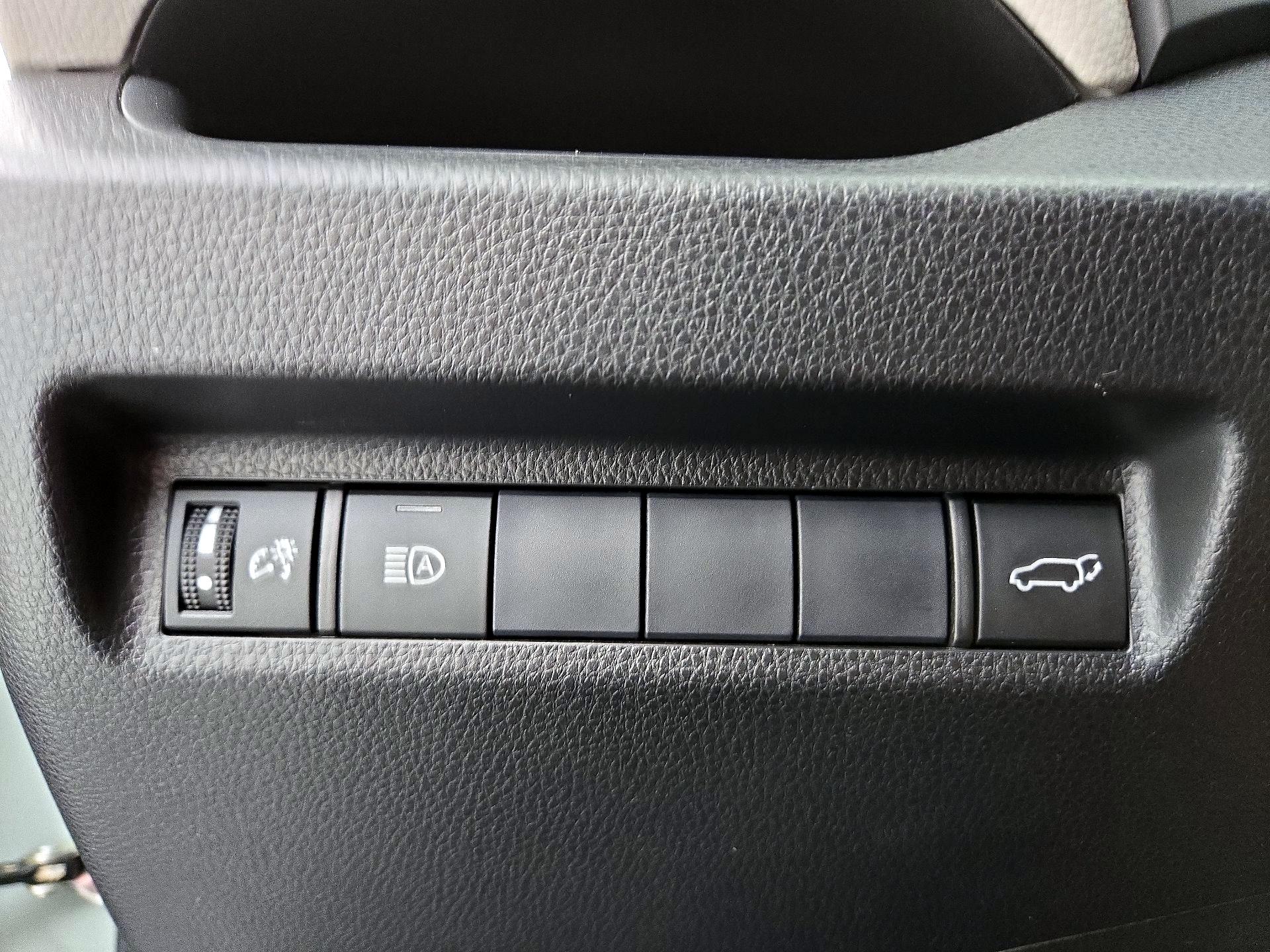 Thumbnail: 2020 Toyota RAV4 - 13