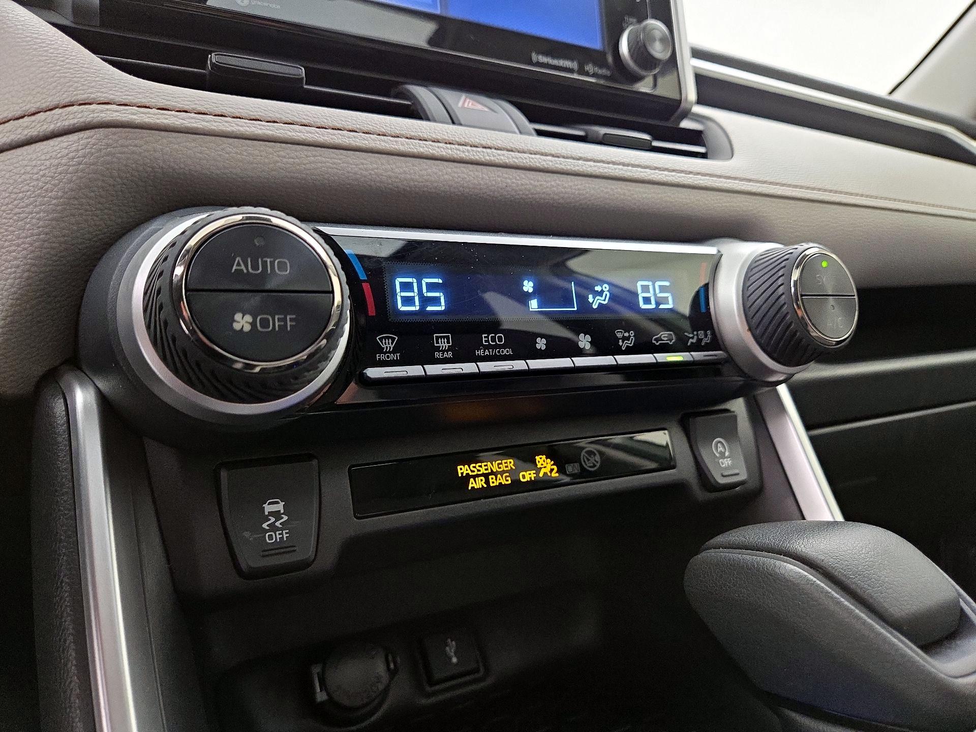 Thumbnail: 2020 Toyota RAV4 - 16