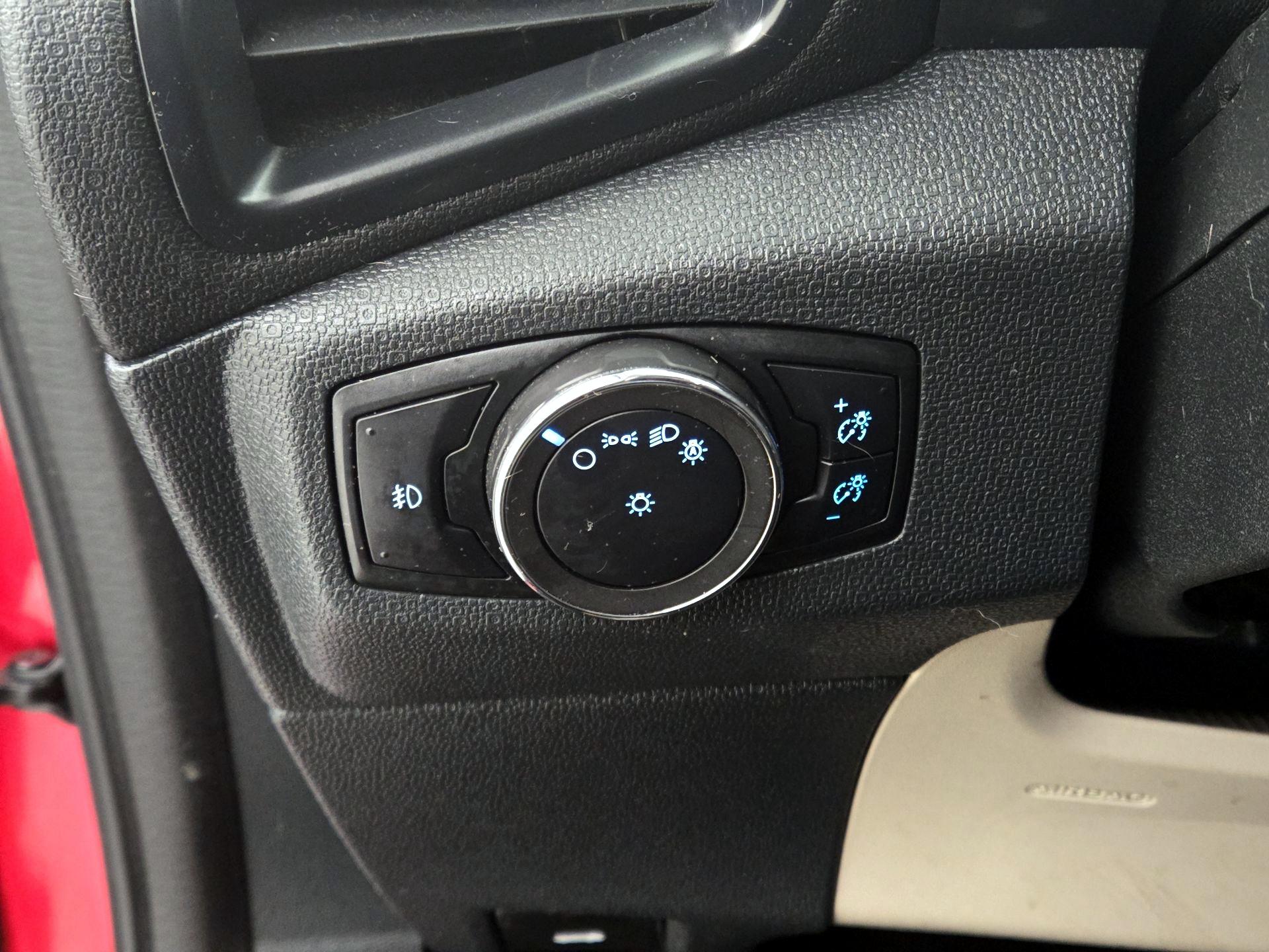Thumbnail: 2018 Ford EcoSport - 13
