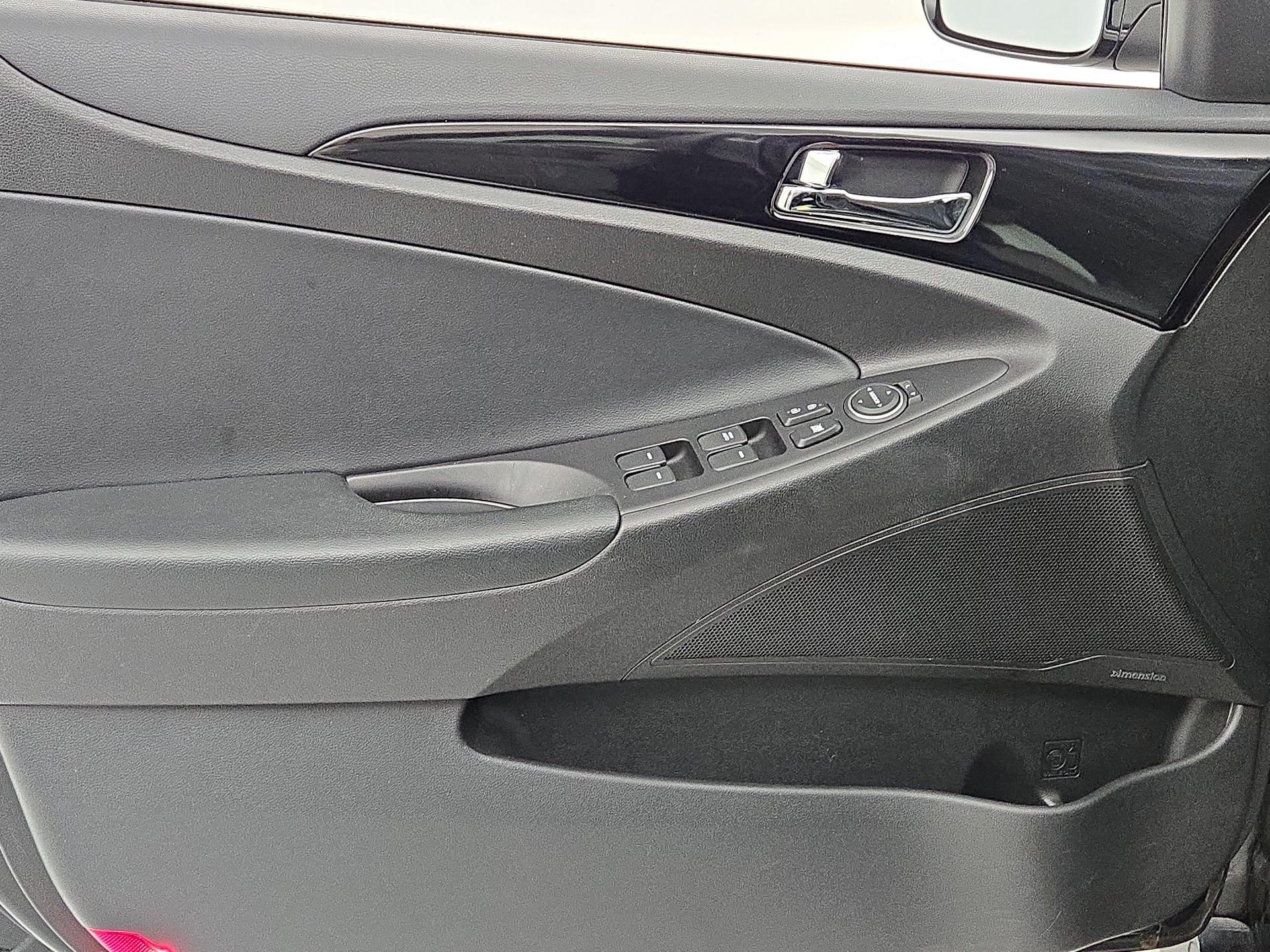 Thumbnail: 2014 Hyundai Sonata - 12