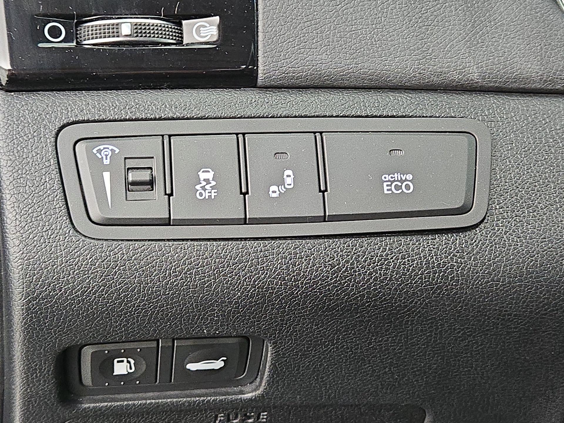 Thumbnail: 2014 Hyundai Sonata - 13