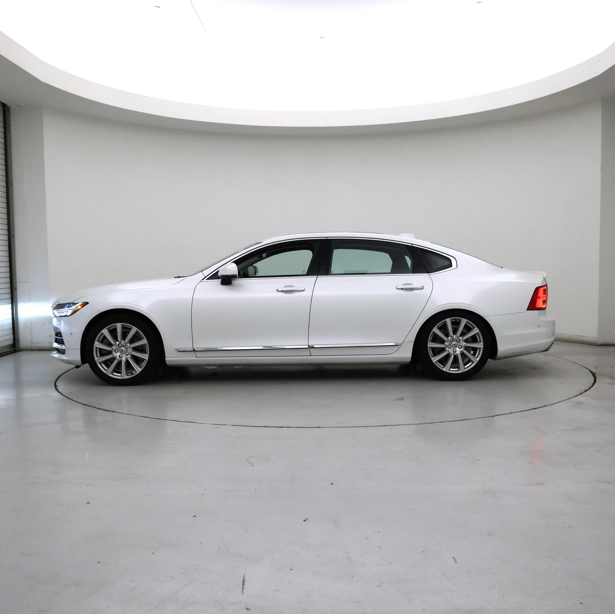 Thumbnail: 2018 Volvo S90 - 3