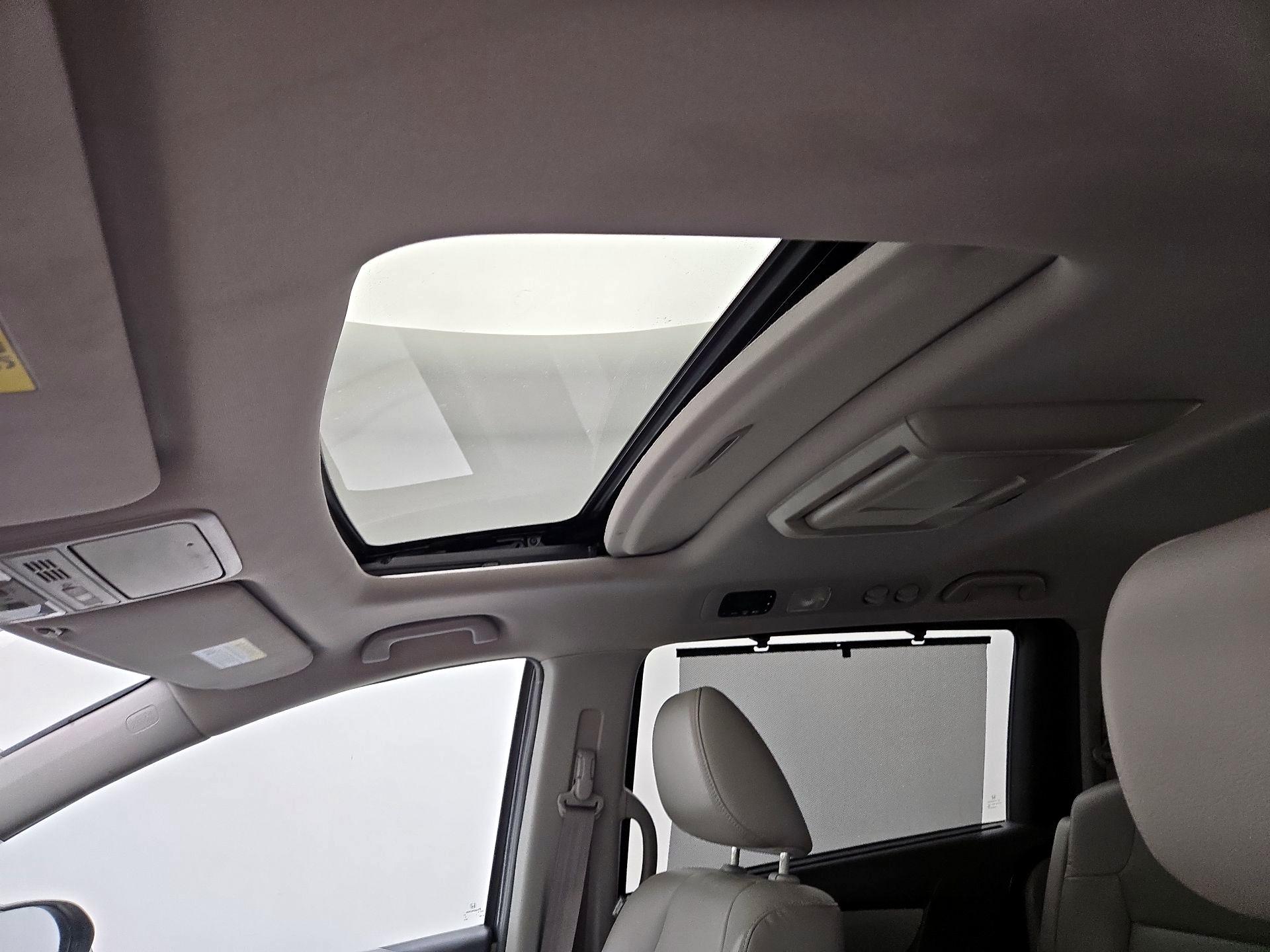 Thumbnail: 2015 Honda Odyssey - 19