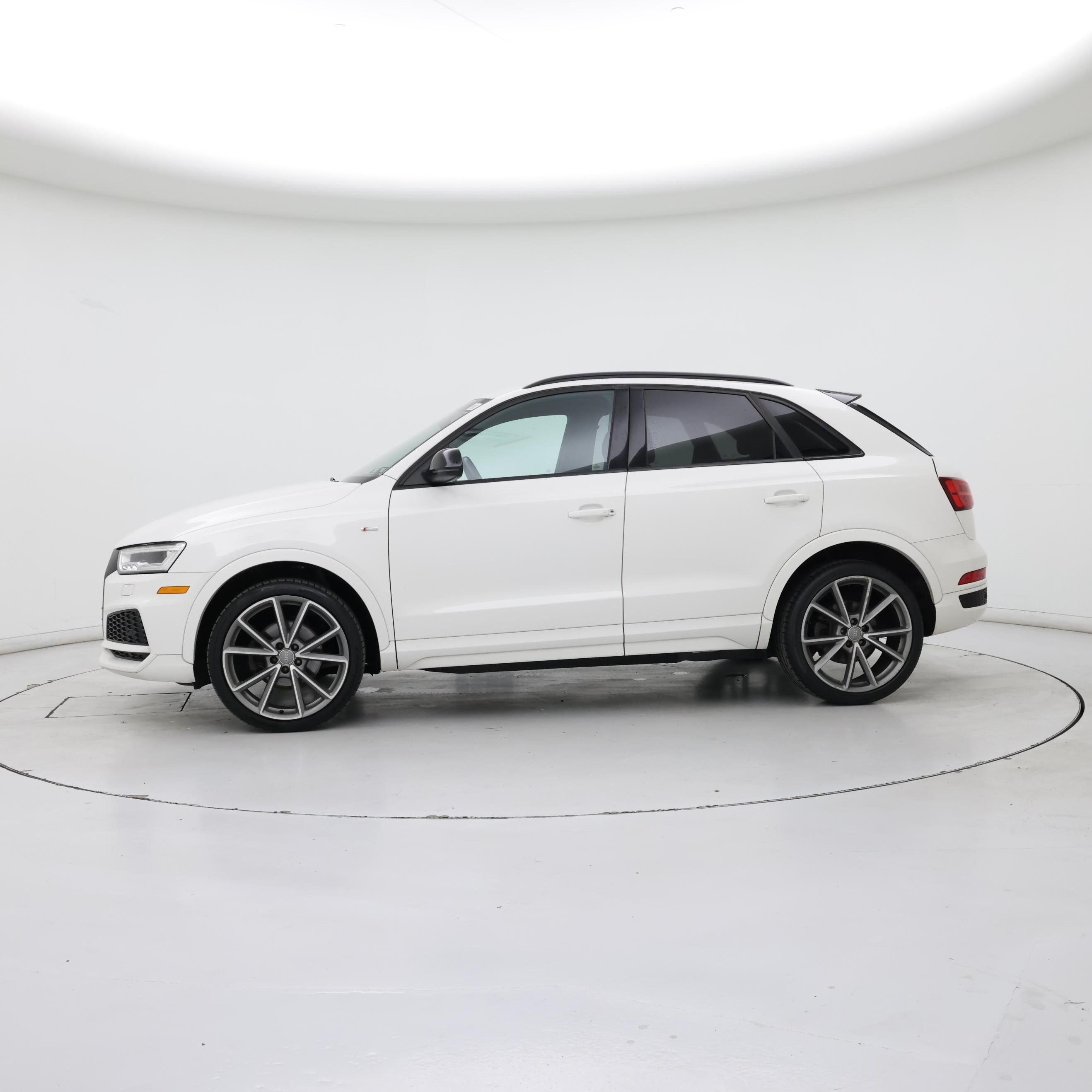 Thumbnail: 2018 Audi Q3 - 3