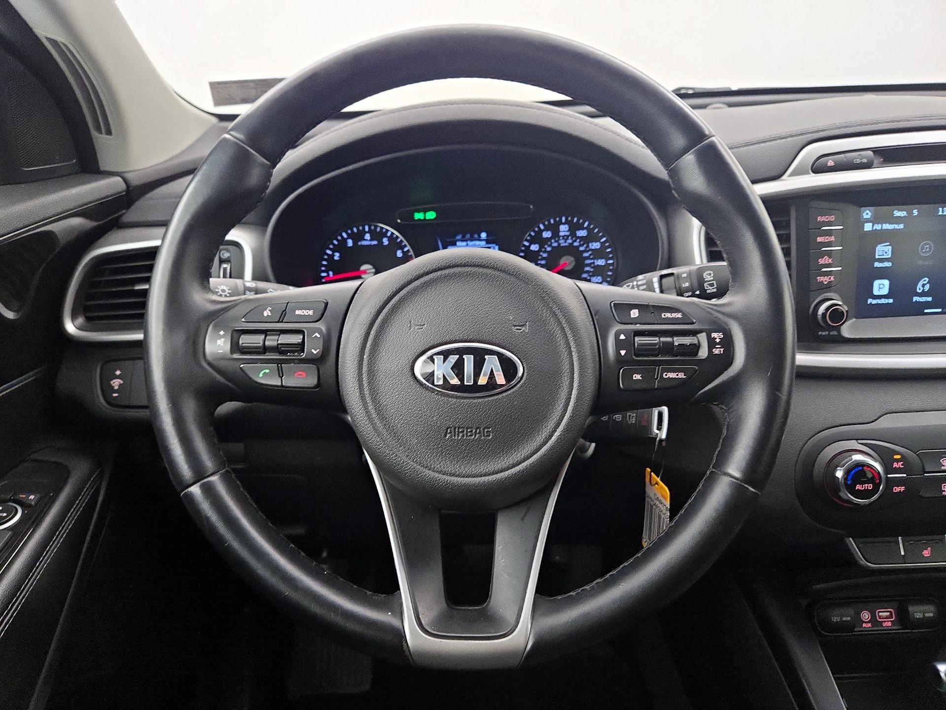 Thumbnail: 2017 Kia Sorento - 10