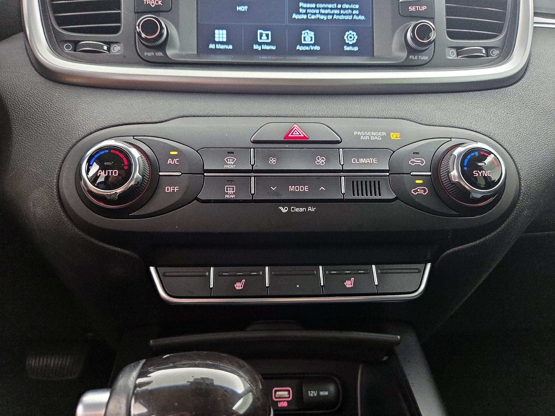 Thumbnail: 2017 Kia Sorento - 16